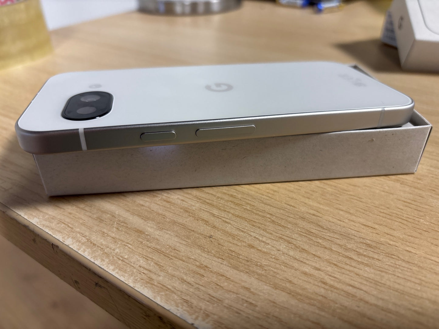 319270 - GOOGLE Pixel 9a – Telefon inteligjent Android, 128GB, Porcelan, kamerë AI, jetëgjatësi baterie 24 orë, veçori sigurie