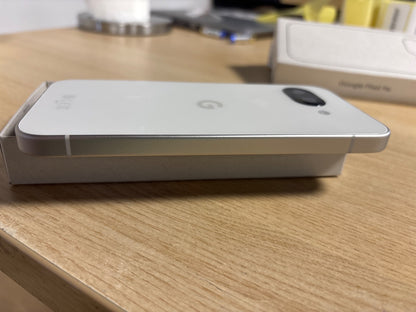 319270 - GOOGLE Pixel 9a – Telefon inteligjent Android, 128GB, Porcelan, kamerë AI, jetëgjatësi baterie 24 orë, veçori sigurie