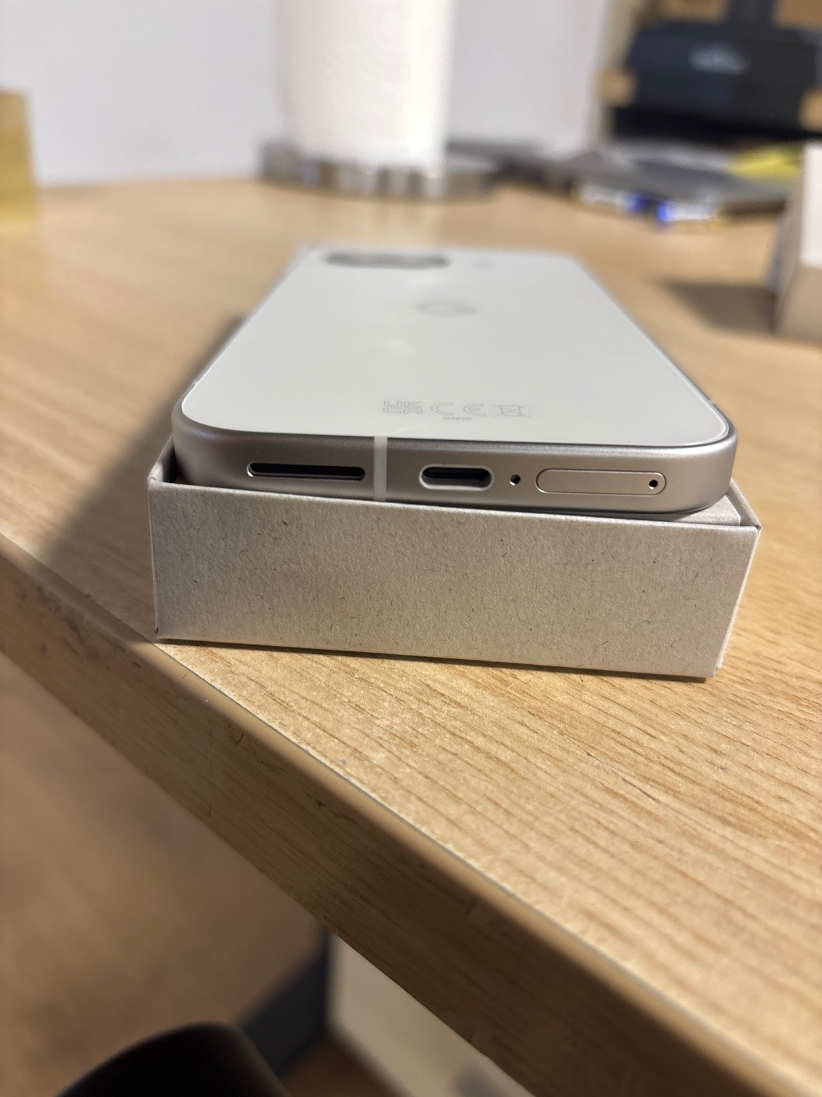 319270 - GOOGLE Pixel 9a – Telefon inteligjent Android, 128GB, Porcelan, kamerë AI, jetëgjatësi baterie 24 orë, veçori sigurie