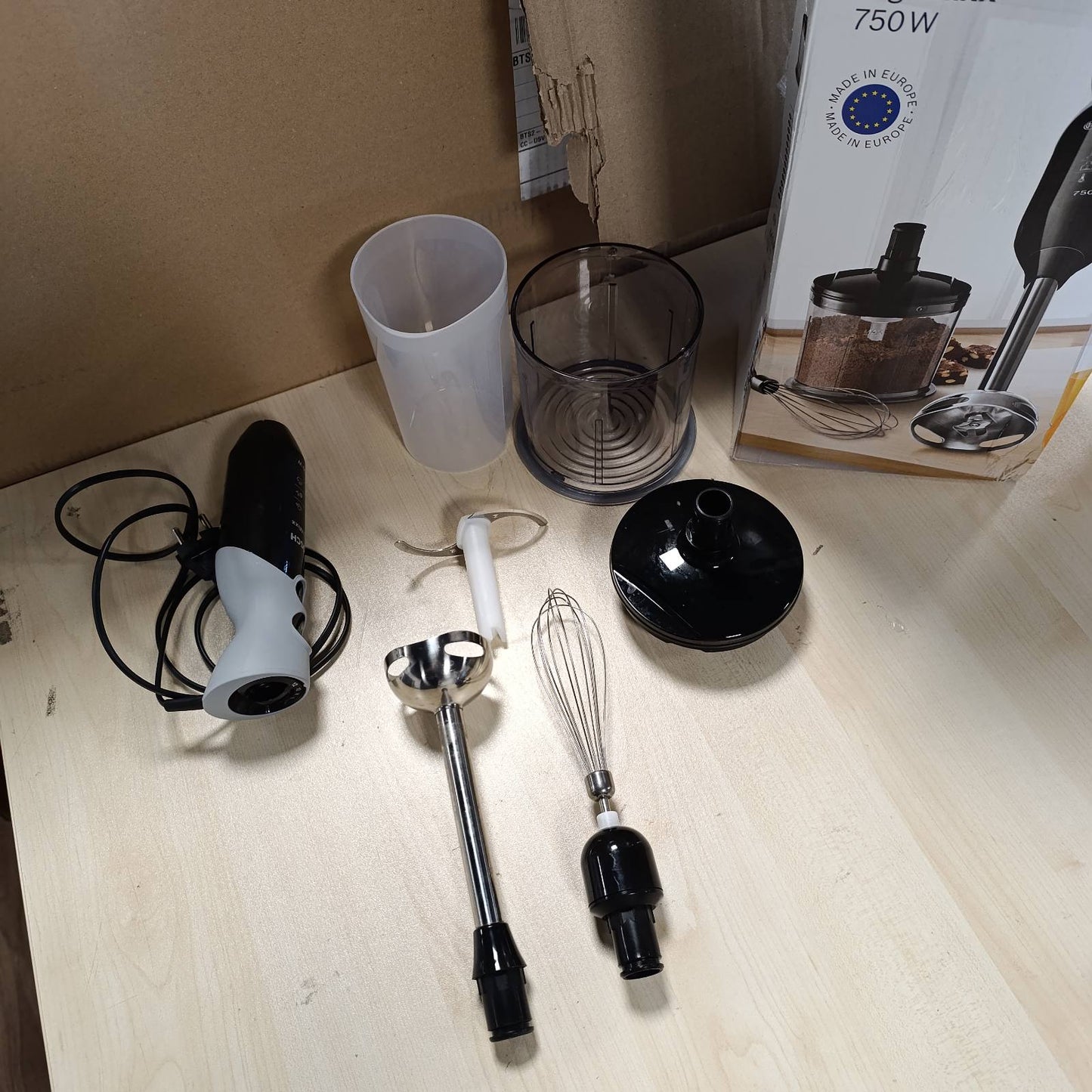 277412 - BOSCH Blender dore ErgoMixx, 600W, 12 shpejtësi, funksion turbo, copëtues XL, rrahëse dore, gotë matëse, e zezë, MSM67160