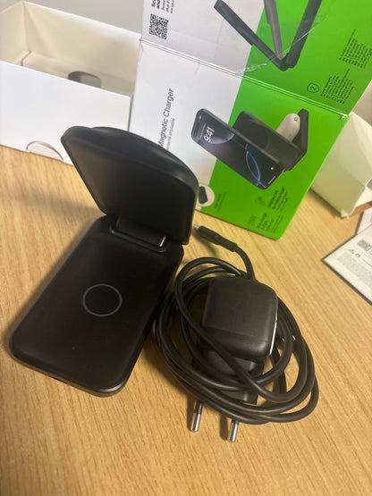 319640 - BELKIN ULTRACHARGE QI2, Karikues pa tel 25W, Stacion karikimi 2-në-1 për iPhone 17, iPhone Air, AirPods, Pixelsnap, Pajtueshëm me MagSafe, Portë USB-C dhe adaptor 45W, i zi