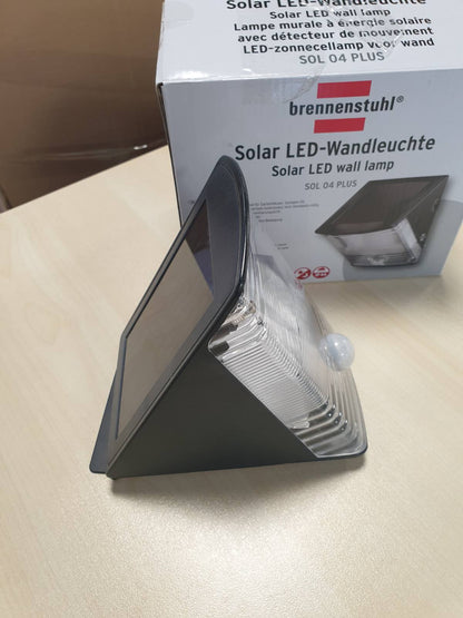 292982 - BRENNENSTUHL Llambë diellore LED me detektor lëvizjeje, dritë jashtme me panel diellor të integruar, sensor lëvizjeje infra të kuqe, IP44, 3 bateri të rikarikueshme, ngjyrë e zezë