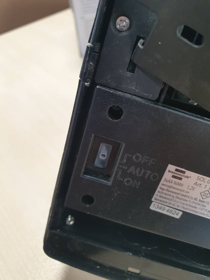 292982 - BRENNENSTUHL Llambë diellore LED me detektor lëvizjeje, dritë jashtme me panel diellor të integruar, sensor lëvizjeje infra të kuqe, IP44, 3 bateri të rikarikueshme, ngjyrë e zezë