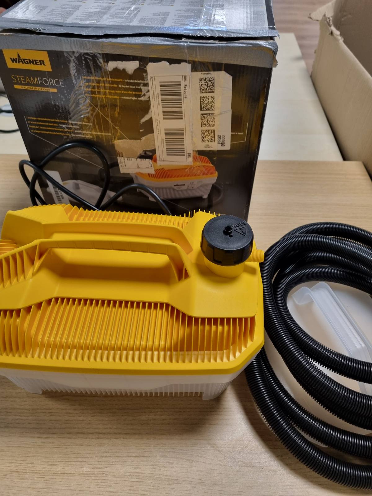 292816 - WAGNER Heqës letër-muri SteamForce, rezervuar 4 litra, kohë avullimi maksimale 70 minuta, 2000 W, 230 V, tub 3.7 metra, e verdhë/e bardhë
