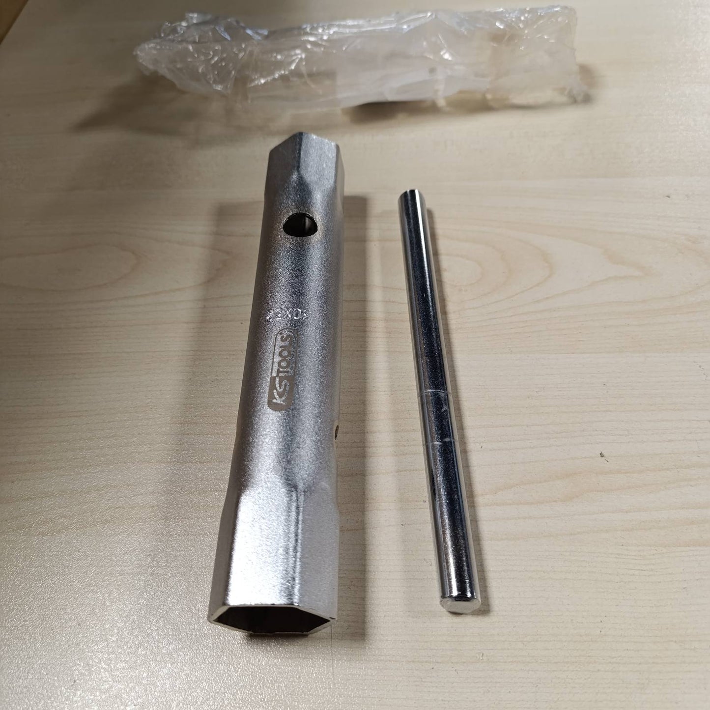 293983 - KS TOOLS 518.0880 Çelës Tubi i Drejtë, 30 x 32 mm Krom Saten