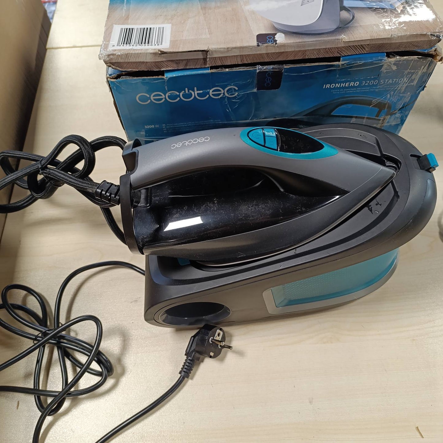 277370 - CECOTEC Gjenerator avulli horizontal IronHero 3200, 3200 W, 8 bare, Avull i vazhdueshëm 150 g/min, Shtim avulli 420 g/min, Pllakë Turbo Slide, Fikje automatike, Cyclo Clean