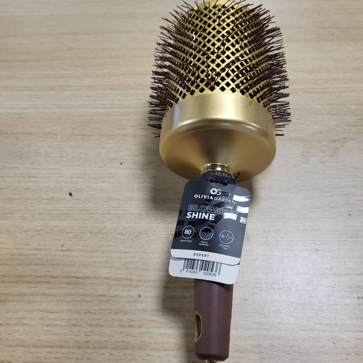 307508 - OLIVIA GARDEN Furçë Expert Blowout Shine - Ari dhe Kafe - 80 - Furçë qeramike e rrumbullakët, antistatike për flokë të shndritshëm dhe pa kaçurrela