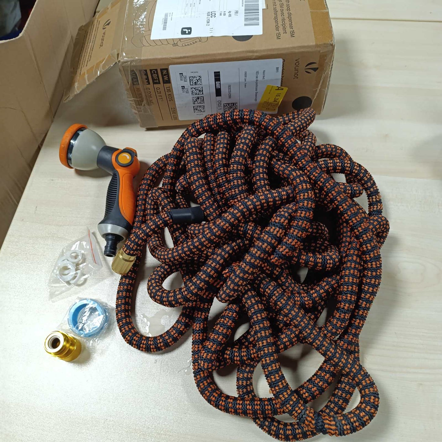 293161 - VOUNOT® Tub kopshti i përforcuar 15m, zgjerueshëm, me enë sapuni, i përshtatshëm për aksesorë 1/2" dhe 3/4", 8 modele spërkatjeje, fleksibël, lidhës dhe çantë ruajtjeje e përfshirë