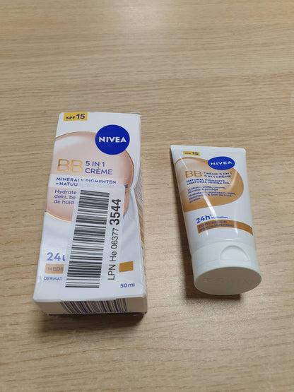 298785 - NIVEA Krem BB 5-në-1 - Hije të Mesme - SPF 15 - 50 ml - Hidratim 24H - Vaj Organik Jojoba dhe Pigmente Minerale - Vegan - Të Gjitha Llojet e Lëkurës