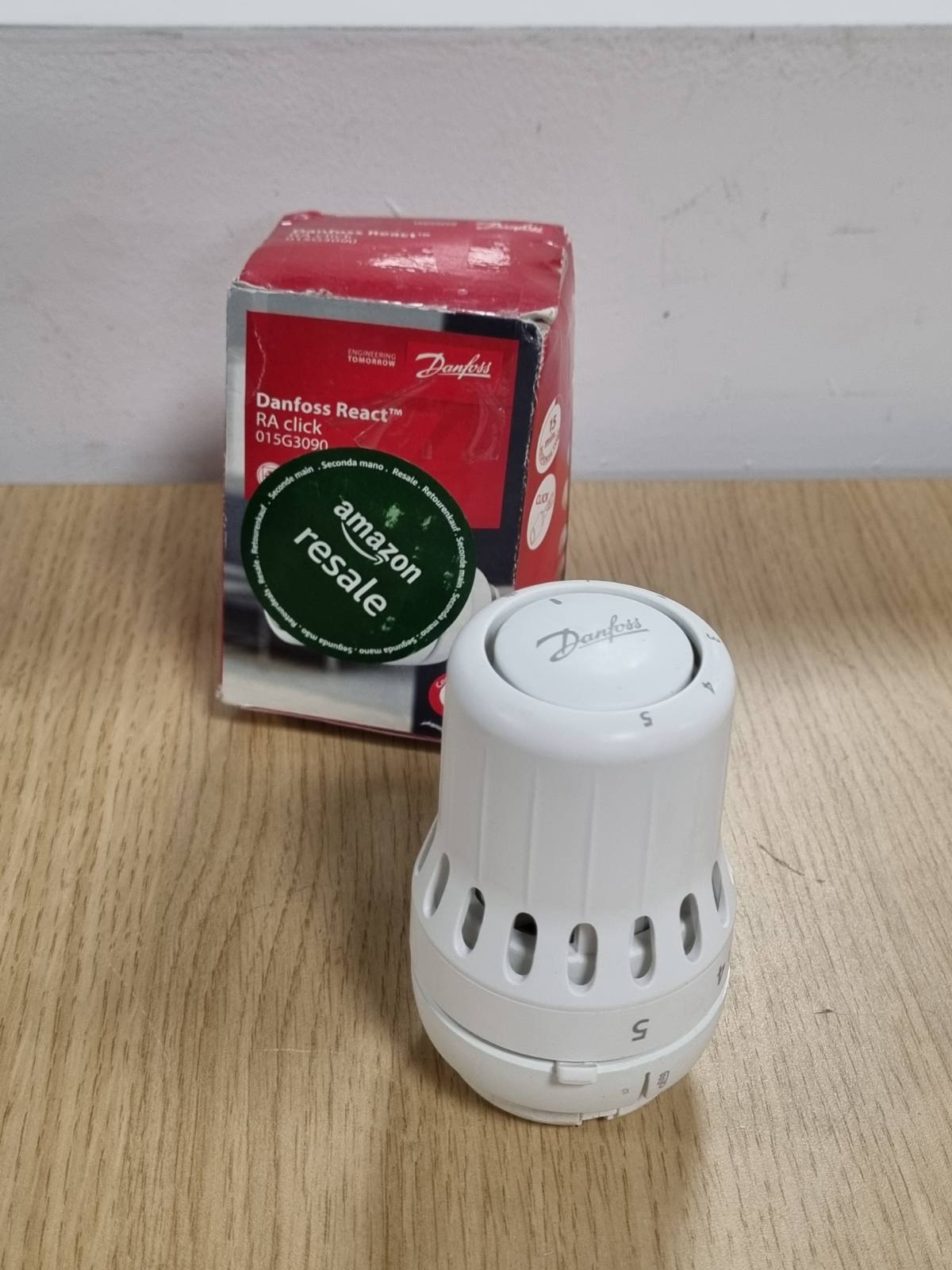 293670 - DANFOSS React RA click, Valvul termostatike radiatori me shakull termostatik të mbushur me lëng dhe sensor të integruar