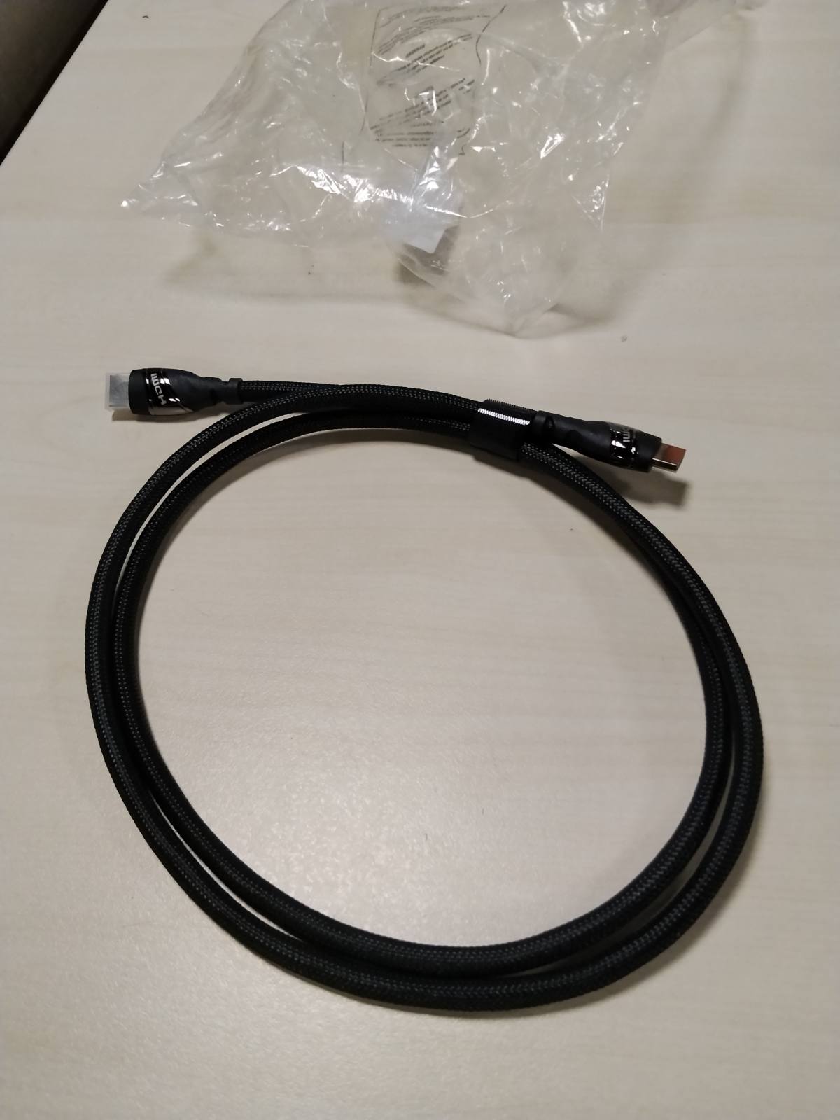310100 - KABELDIREKT 10K & 8K HDMI 2.1b, 3m, i çertifikuar, Ngjyrë e zezë-Argjendtë