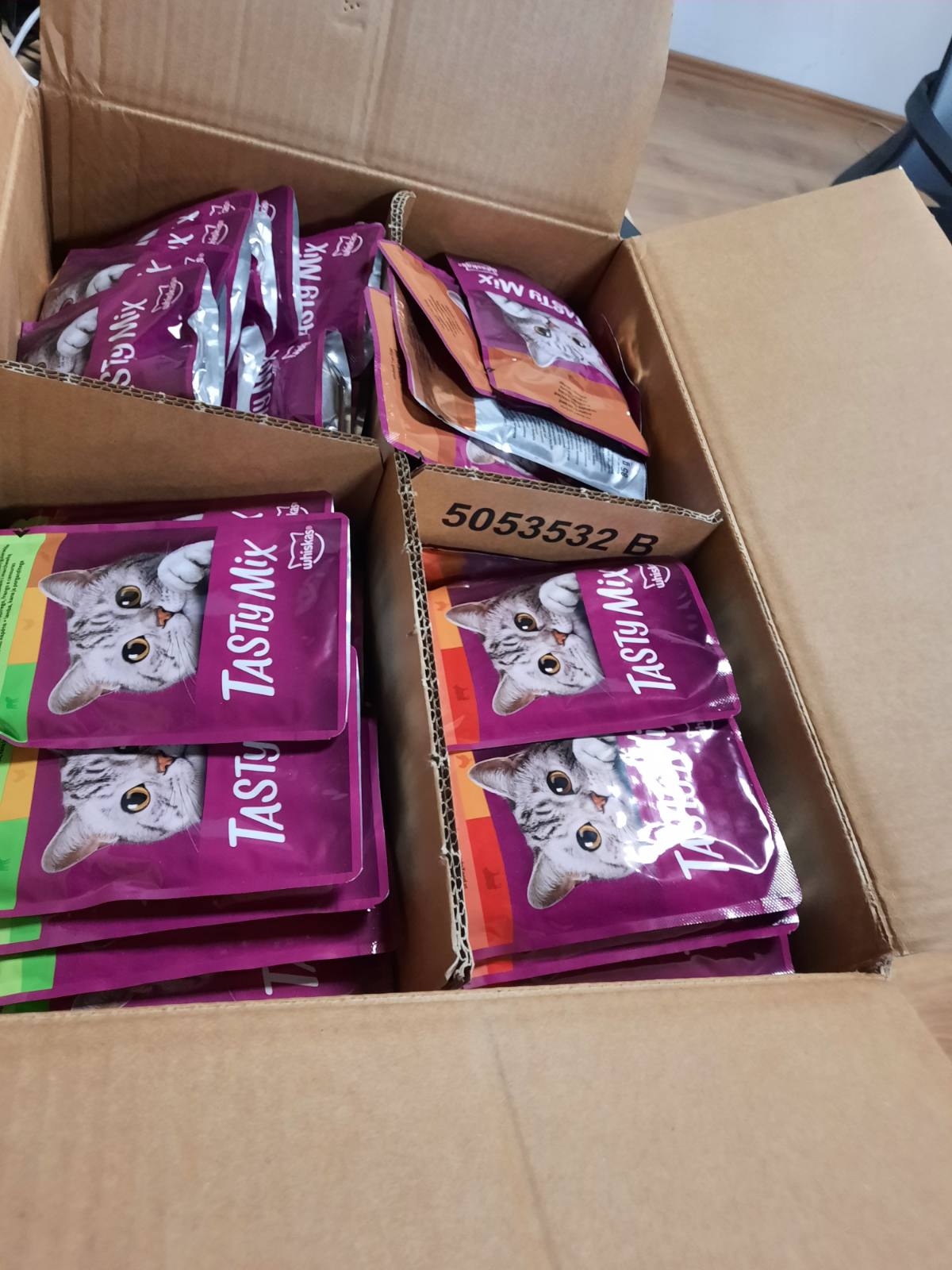292731 - Whiskas - Ushqim i lagësht për mace Adult 1+, 84 qese x 85g, në salcë, koleksion Country