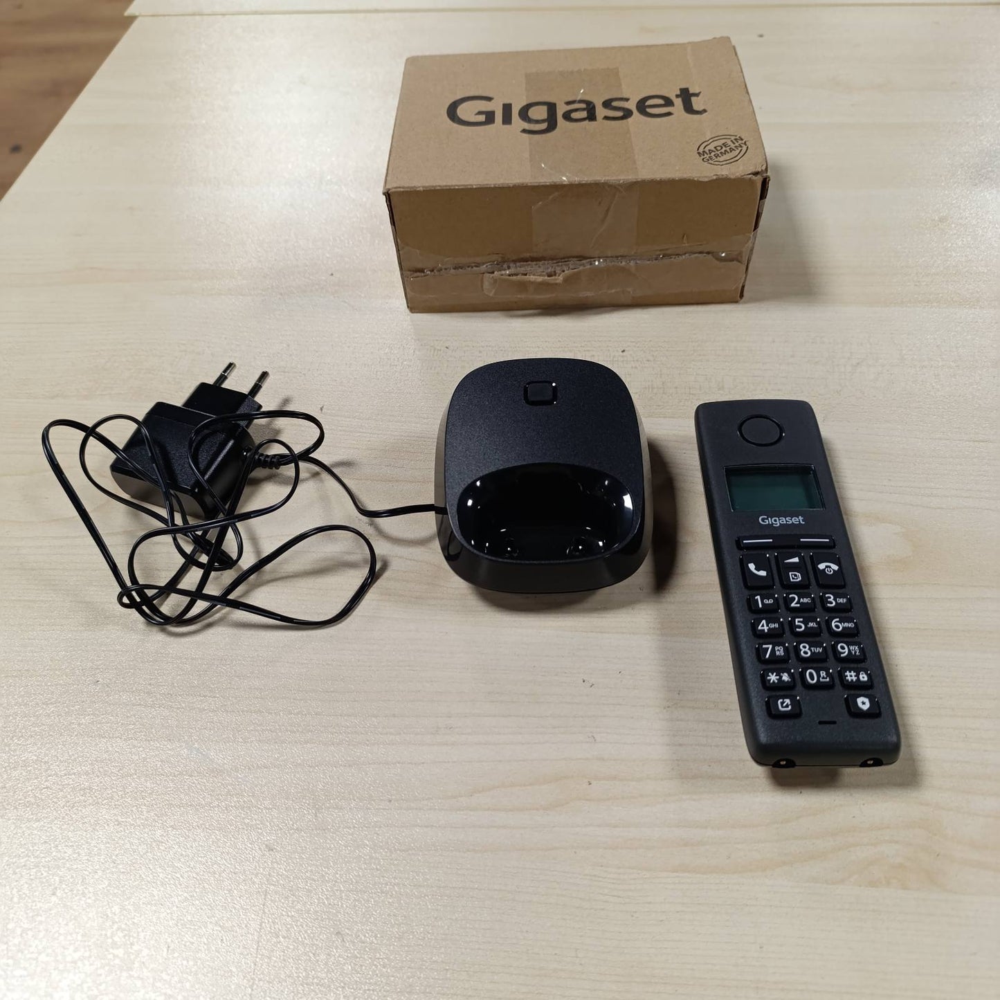 293673 - GIGASET Pure 120 - Telefon pa tel me mbrojtje thirrjesh dhe ECO DECT - ekran i ndriçuar - i pajtueshëm me aparatin e dëgjimit, i zi antracit | i pajtueshëm në Gjermani, Itali, Francë, Holandë, Belgjikë, Çeki, Aut