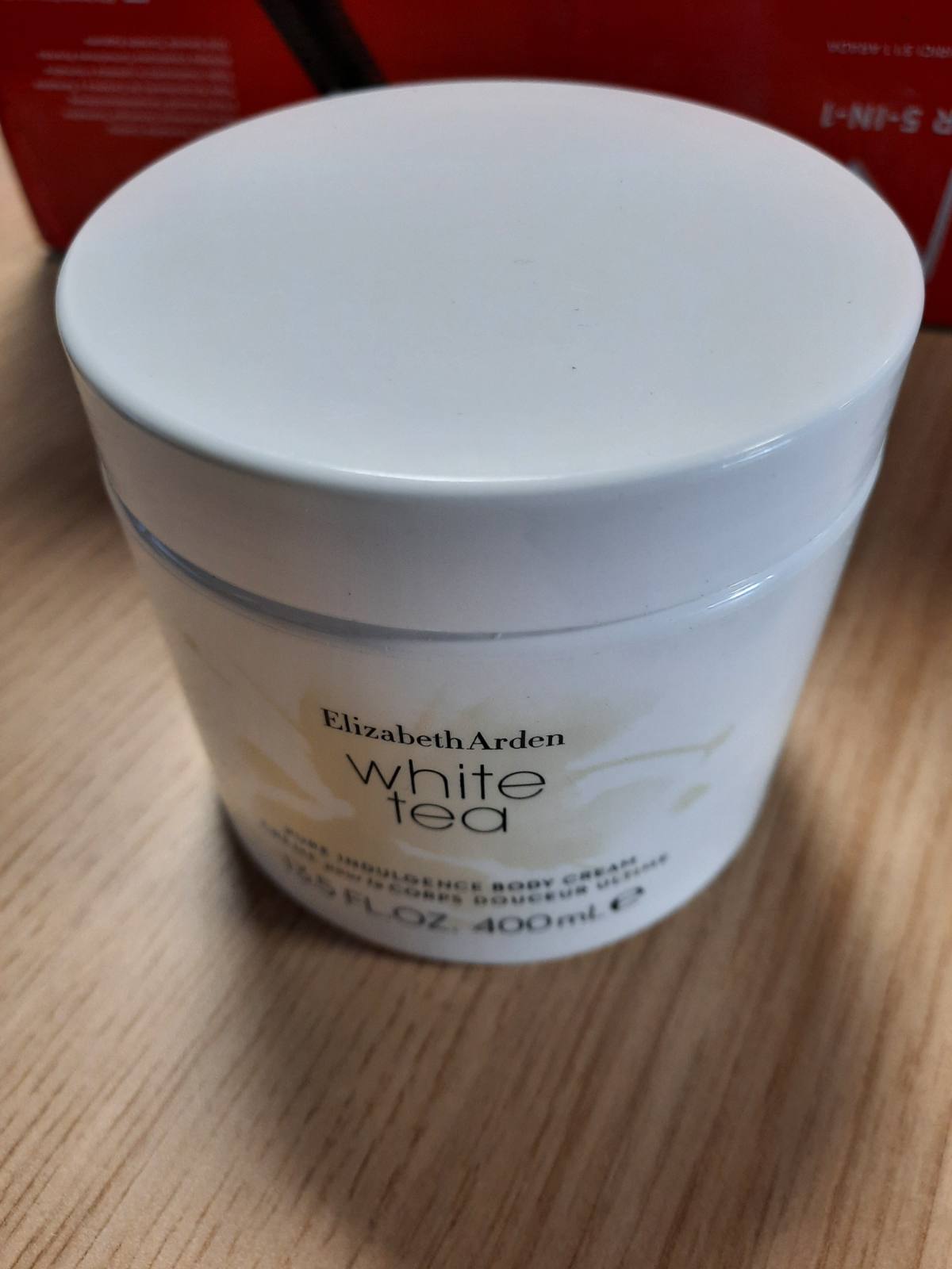 298431 - ELIZABETH ARDEN - Kremi për Trupin me Çaj të Bardhë, 400 ml, hidratim intensiv për të gjitha llojet e lëkurës
