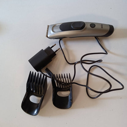 315658 - BRAUN Makinë prerëse flokësh Series 7 HC7390, 17 cilësime gjatësie, 2 aksesorë krehri, jetëgjatësi baterie 50 minuta, e lahet, gri