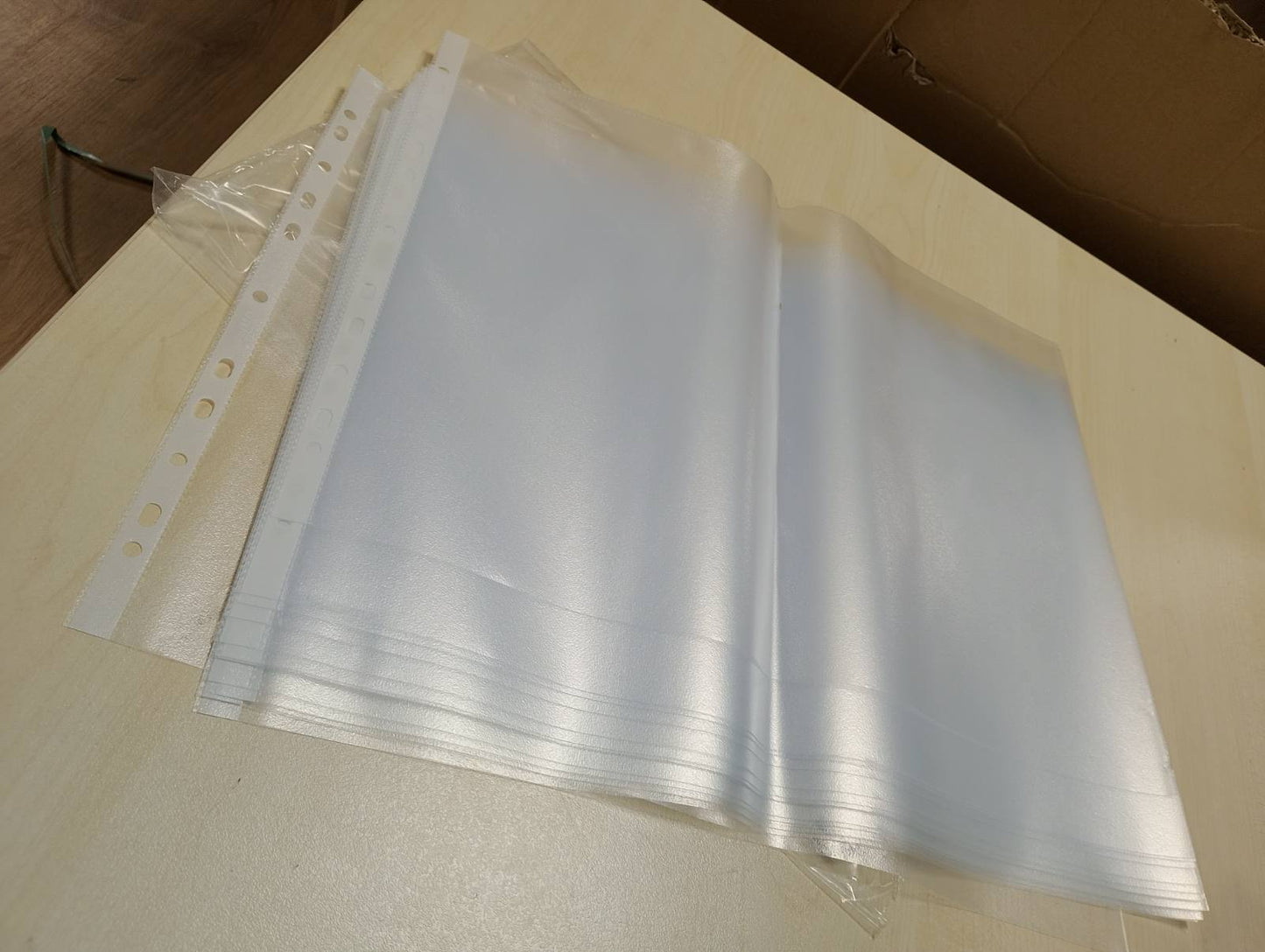 274588 - SIGNZ Mbështjellës broshurash DIN A3, format horizontal, ekstra i fortë 110 µm, 25 copë, me teksturë, prodhim neutral ndaj CO2, të prodhuara në Gjermani