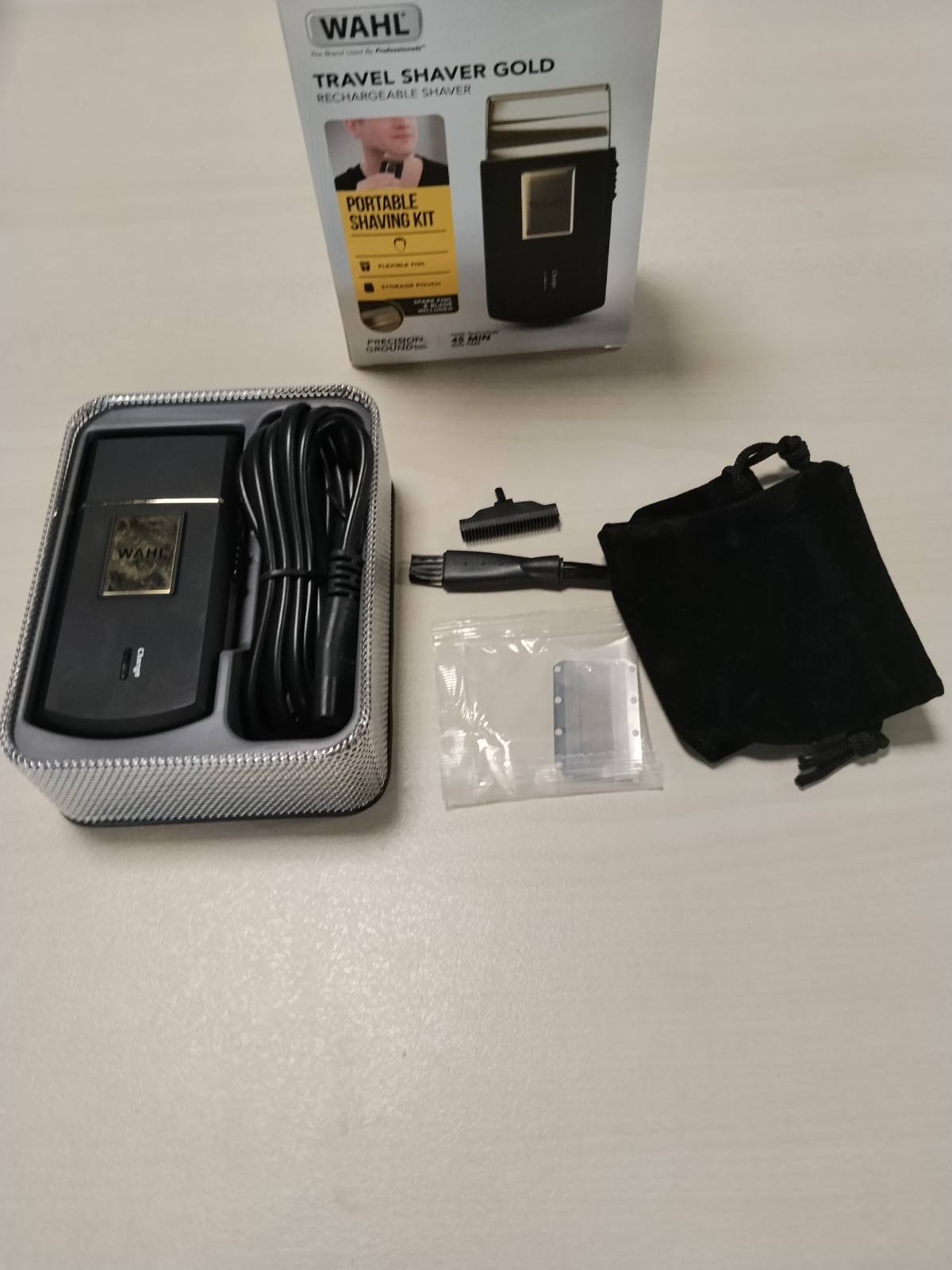 301002 - WAHL Rrojtore Travel Edition Gold - Rrojtore elektrike pa tel dhe e rikarikueshme për burra, ideale për udhëtime, për prerjen e flokëve dhe mjekrës, kompakte dhe e lëvizshme