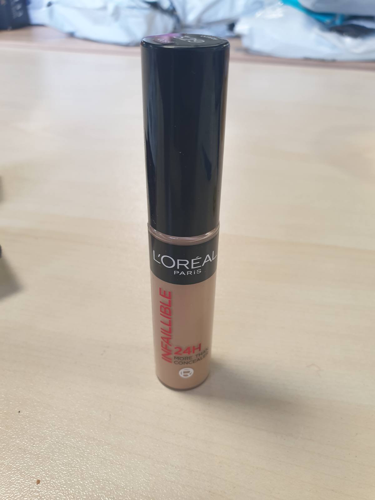290353 - L'ORÉAL PARIS - Infallible More Than Concealer 2-në-1, Arra Indie 329