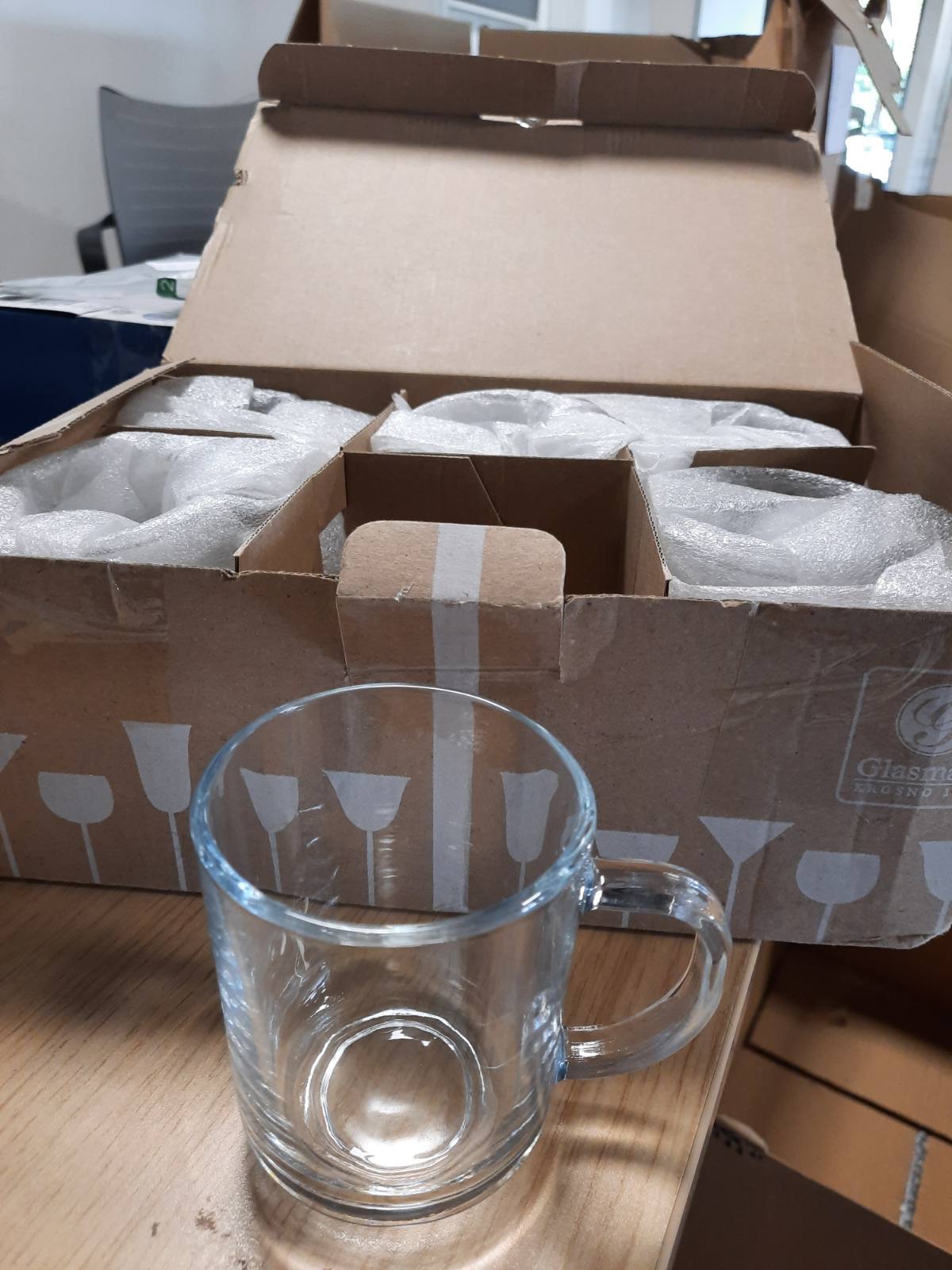 233012 -GLASMARK Krosno Set me 6 gota uji për ujë, kafe, caj, kapucino, 200 ml