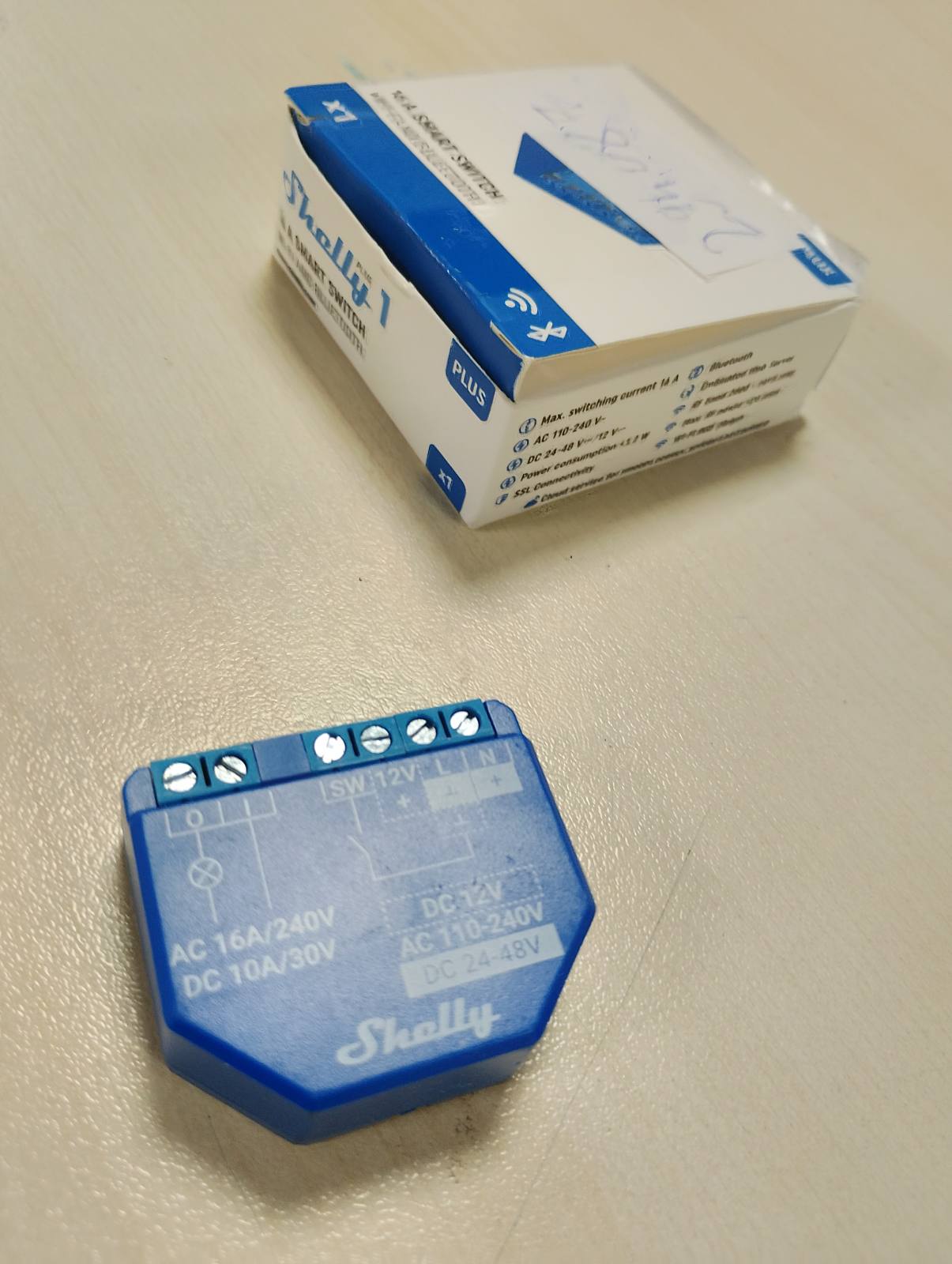 294087 - SHELLY Plus 1 | Ndërprerës inteligjent me rele Wi-Fi dhe Bluetooth - 16A | Kontakt i thatë | Automatizim shtëpie | I pajtueshëm me Alexa dhe Google Home.