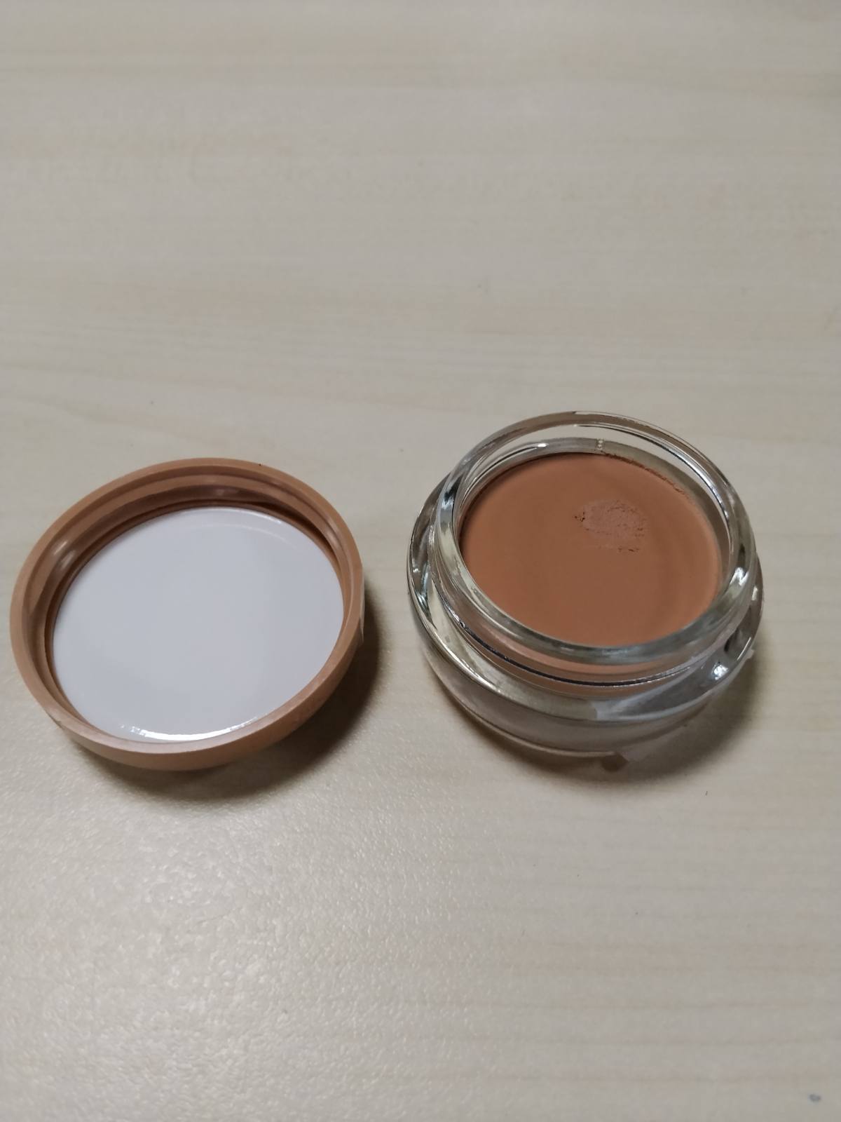 301473 - FONDATINË ESENCIALE NATYRALE MAT SHKUM Nr. 03, Nude, 15g, vegane, pa vaj, pa parfum, pa alkool