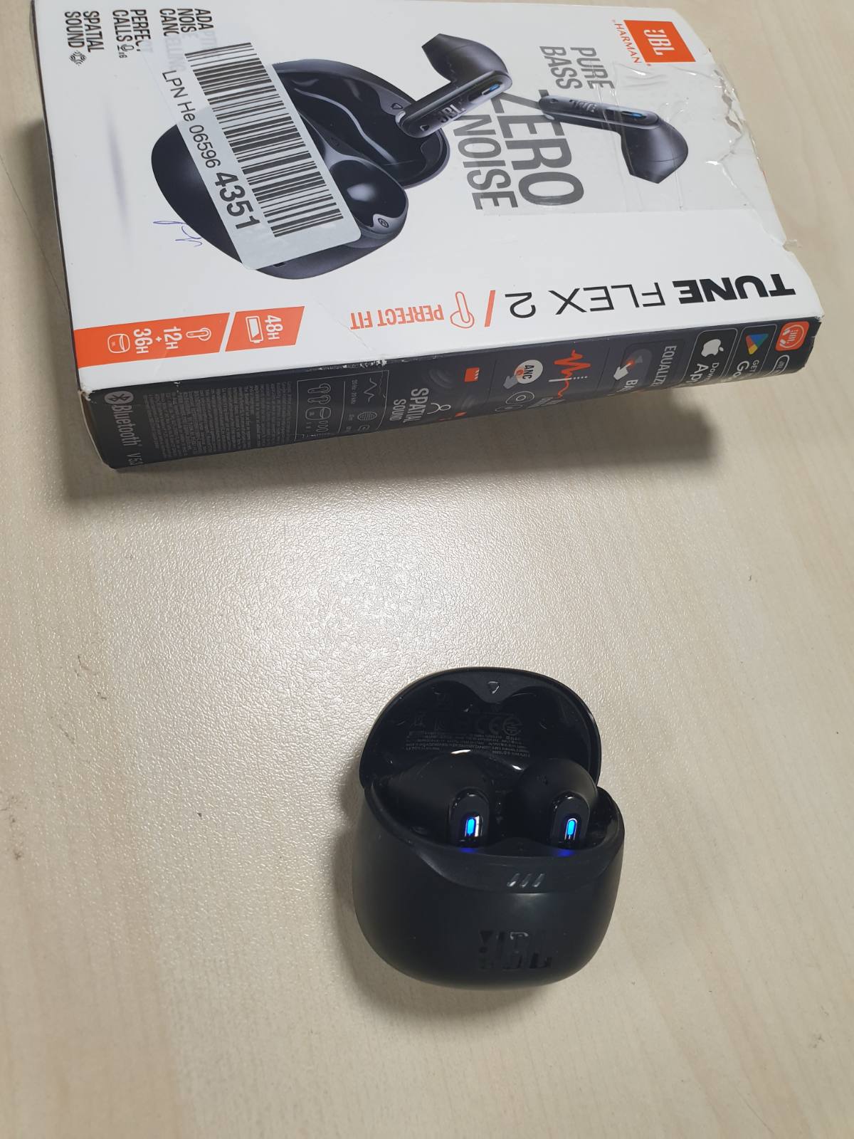272968 - JBL TUNE FLEX 2, KUFJE PA TEL BLUETOOTH, JETËGJATËSI BATERIE 48 ORË, REZISTENCË NDAJ UJIT DHE PLUHURIT IP54, LIDHJE ME SHUMË PIKA, E ZEZË
