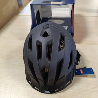 292319 - ABUS Helmetë Urban-I 3.0 City, biçiklete me dritë të pasme, vizore, mbyllje magnetike, për gra dhe burra, Titanium (gri), madhësia M