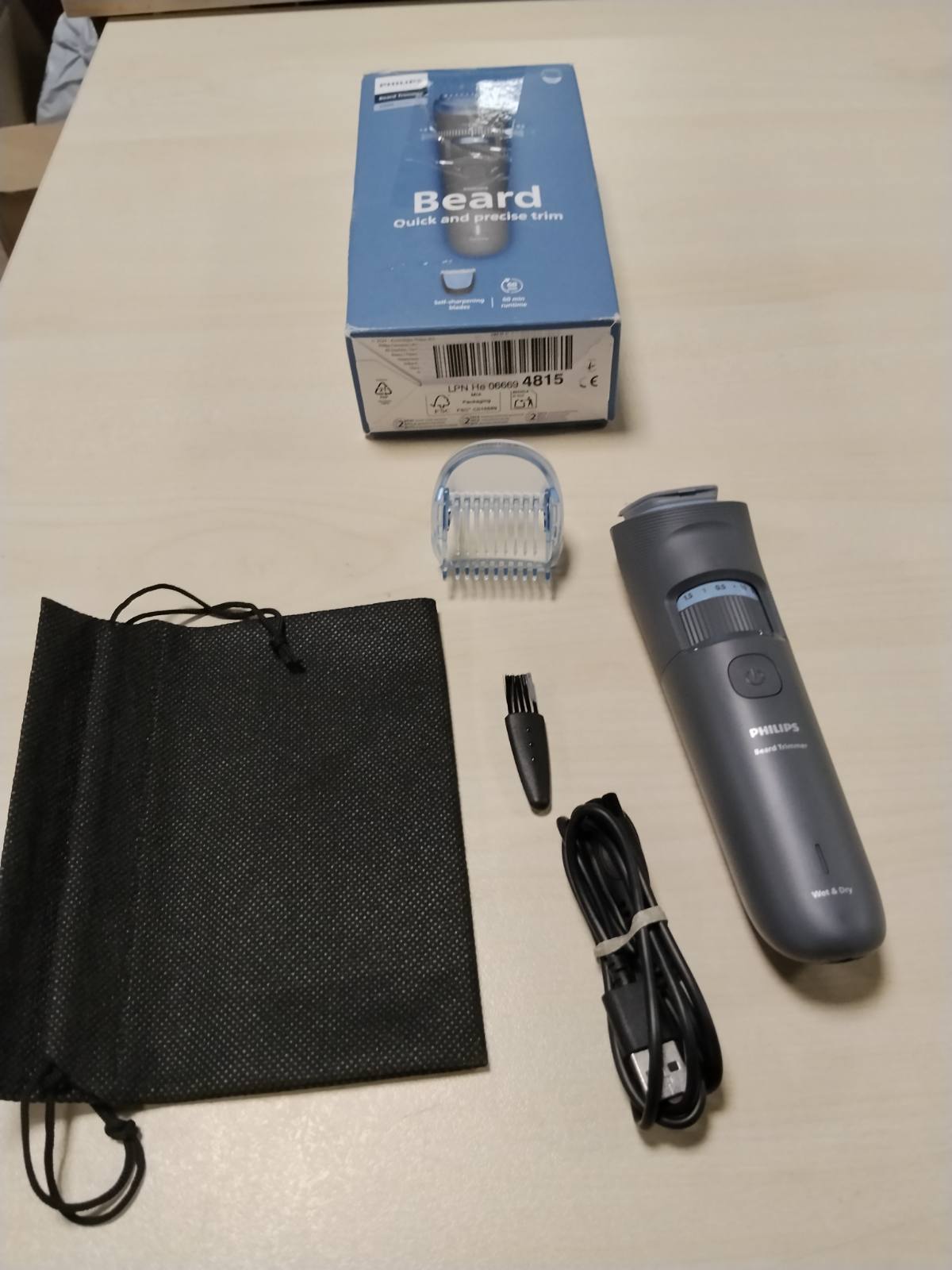 316733 - PHILIPS Makinë prerëse për mjekër Seria 3000, tehe të rrumbullakosura, 20 gjatësi prerjeje, 100% rezistent ndaj ujit, karikim USB, model BT3619/15