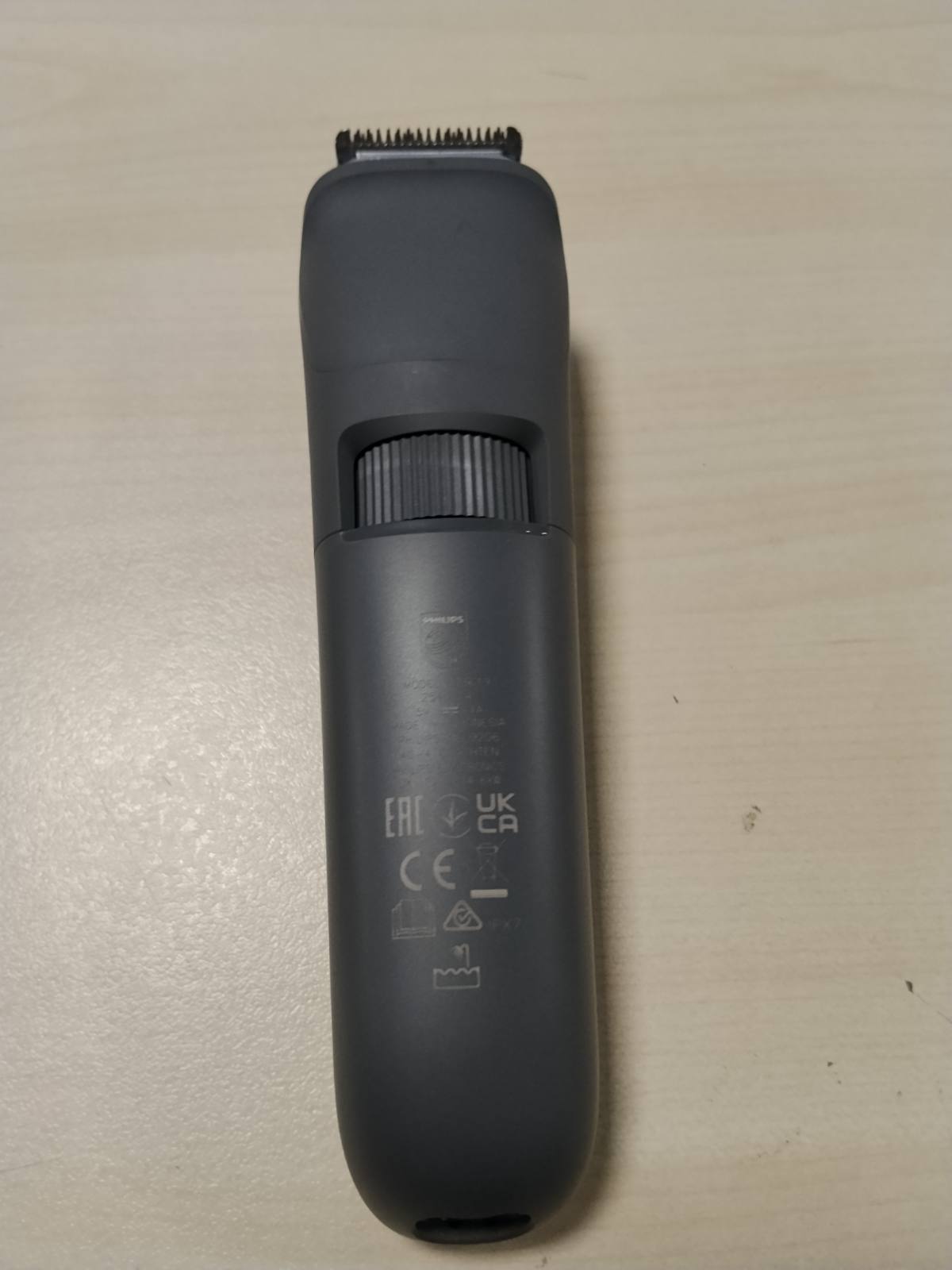 316733 - PHILIPS Makinë prerëse për mjekër Seria 3000, tehe të rrumbullakosura, 20 gjatësi prerjeje, 100% rezistent ndaj ujit, karikim USB, model BT3619/15