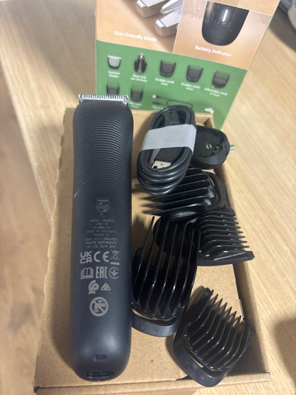 316211 - PHILIPS Makinë prerëse gjithçka-në-një Multigroom Series 3000, 7 aksesorë, MG3930/15, tehe vetë-mprehëse, 10 gjatësi prerjeje