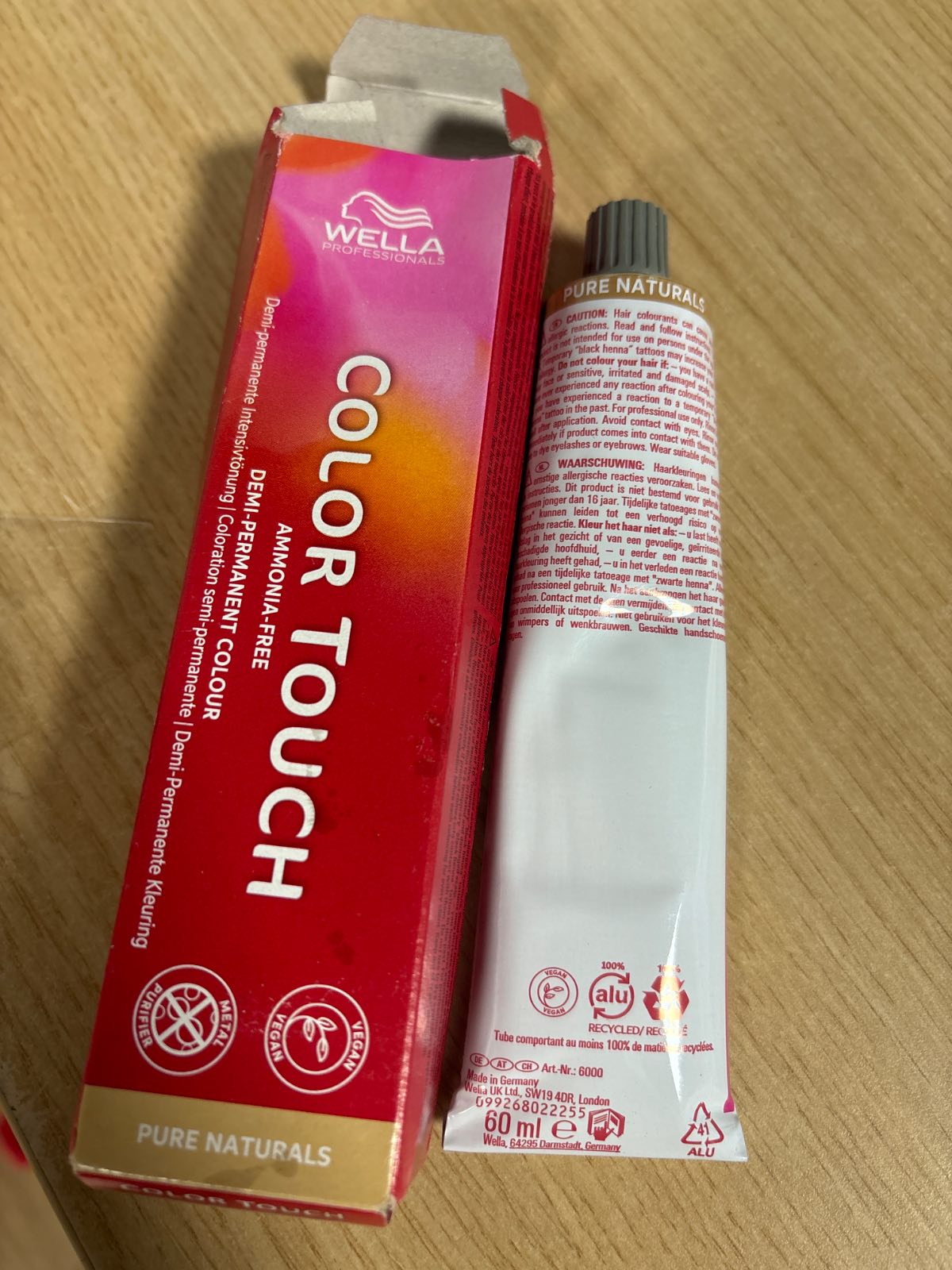 298708 - WELLA PROFESSIONALS Color Touch Pure Naturals, Ngjyrë gjysmë e përhershme për flokë vegane pa amoniak, 60 ml