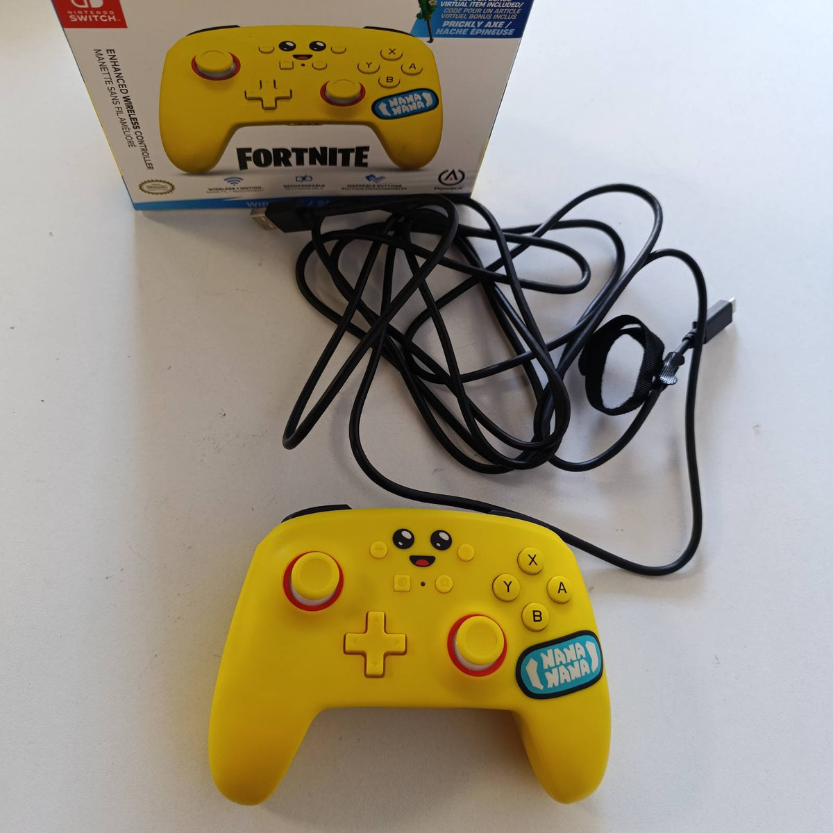 295648 - KONTROLLUES PA TEL I PËRMIRËSUAR POWERA PËR MODELET NINTENDO SWITCH, OLED DHE SWITCH LITE, AKSESOR LOJËRASH, GAMEPAD, KONTROLLUES BLUETOOTH, ME LICENCË ZYRTARE - FORTNITE: PEELY