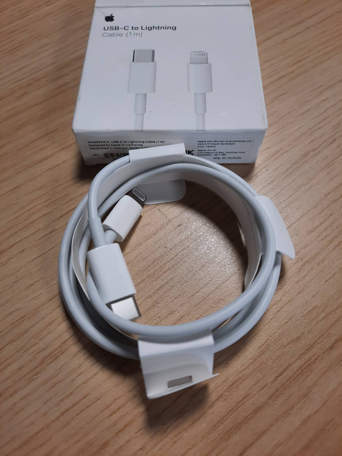293675 - Apple Kabllo USB-C me lidhës Lightning (1 m)