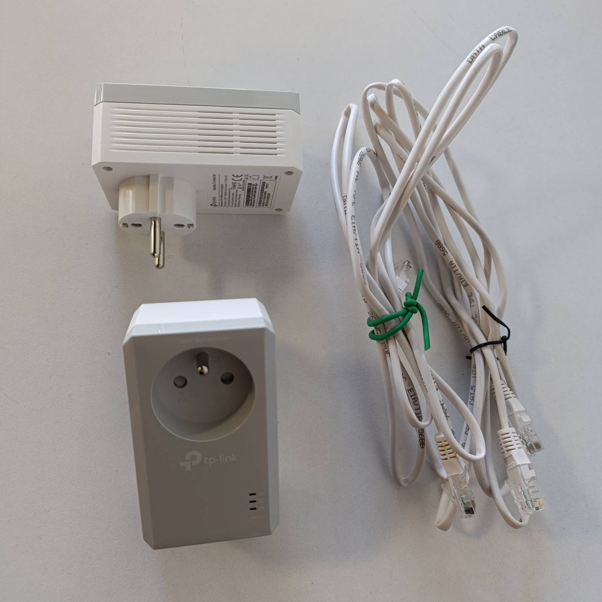 319750 - TP-LINK TL-PA4015P KIT (FR) Adaptor Powerline 600Mbps, HomePlug AV2, Prizë e Integruar Energjie, Portë Ethernet, OneMesh