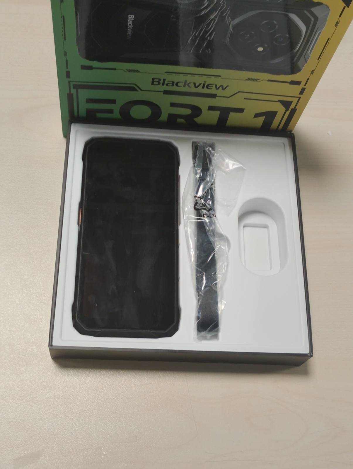 276103 - BLACKVIEW Fort 1 Telefon inteligjent 6.56" HD+ 90Hz, Android 15, 18GB RAM, 256GB (e zgjerueshme deri në 2TB), Kamera 16MP + 8MP, 10000mAh, IP68/IP69K,