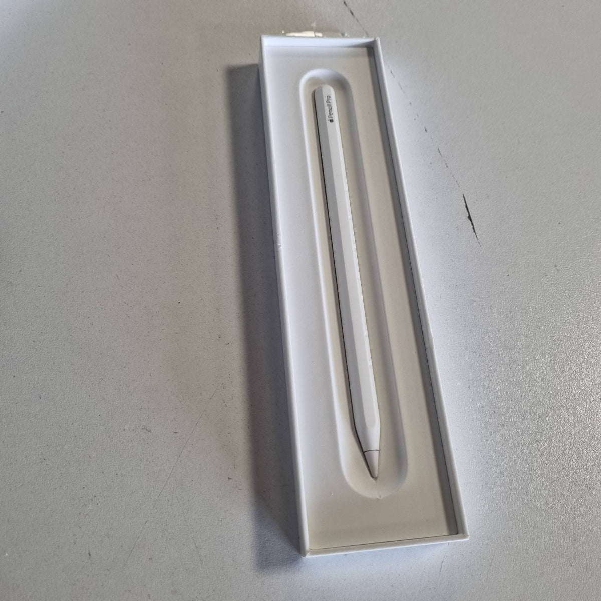 305065 - APPLE Pencil Pro: Mjete të përparuara, precizion perfekt, ndjeshmëri ndaj pjerrësisë dhe presionit, vonesë e ulët