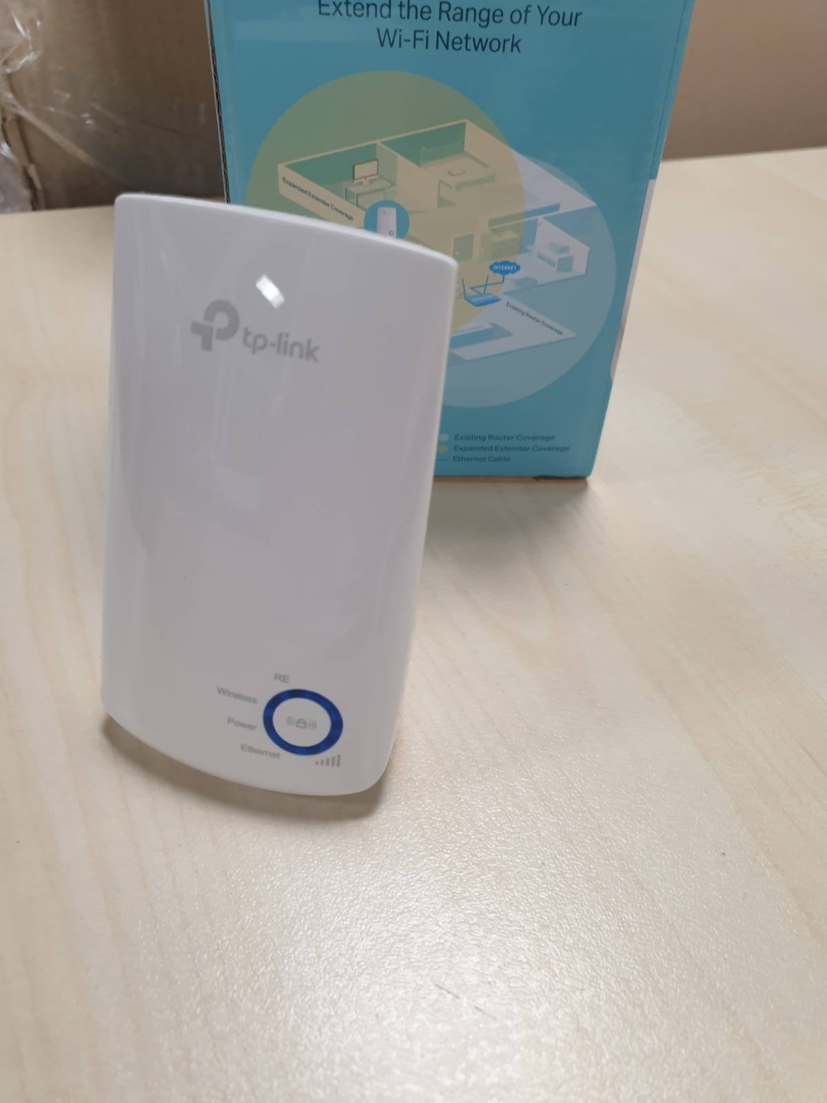 273786 - TP-LINK TL-WA850RE N300 - Zgjerues Universal i Diapazonit, Zgjerues Wi-Fi, Përforcues Wi-Fi me 1 Portë Ethernet, Modalitet i Pikës së Hyrjes, Prizë për Mbretërinë e Bashkuar, e Bardhë