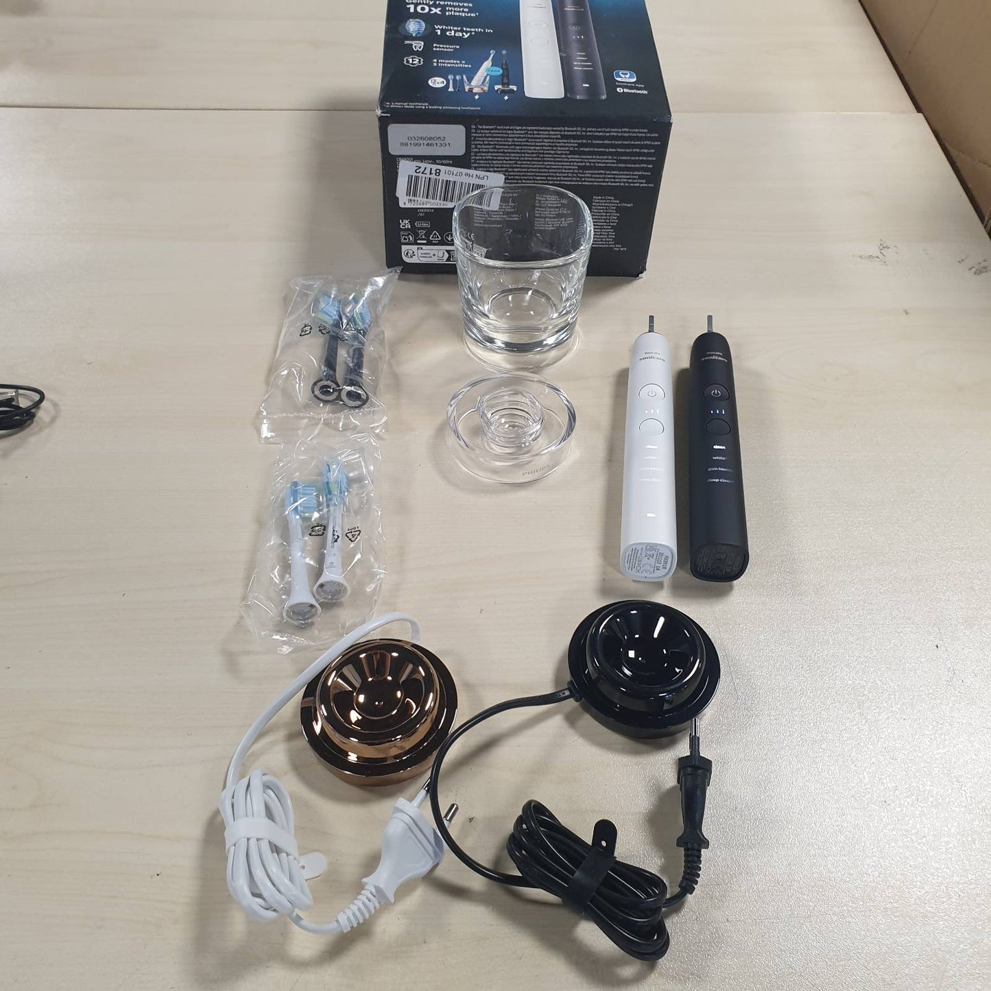 315039 - PHILIPS Furçë dhëmbësh elektrike Sonicare DiamondClean 9000, pako me dy pjesë, furçë dhëmbësh sonike me aplikacion, sensor presioni, 4 mënyra pastrimi, 3 nivele intensiteti, ari i zi dhe rozë, modeli HX9914/61