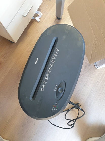 273066 - HAMA Grirëse letre P4 T4 E3, nivel sigurie GDPR, ushqyes për karta plastike, grirëse letre me prerje tërthore, kosh mbeturinash 21l