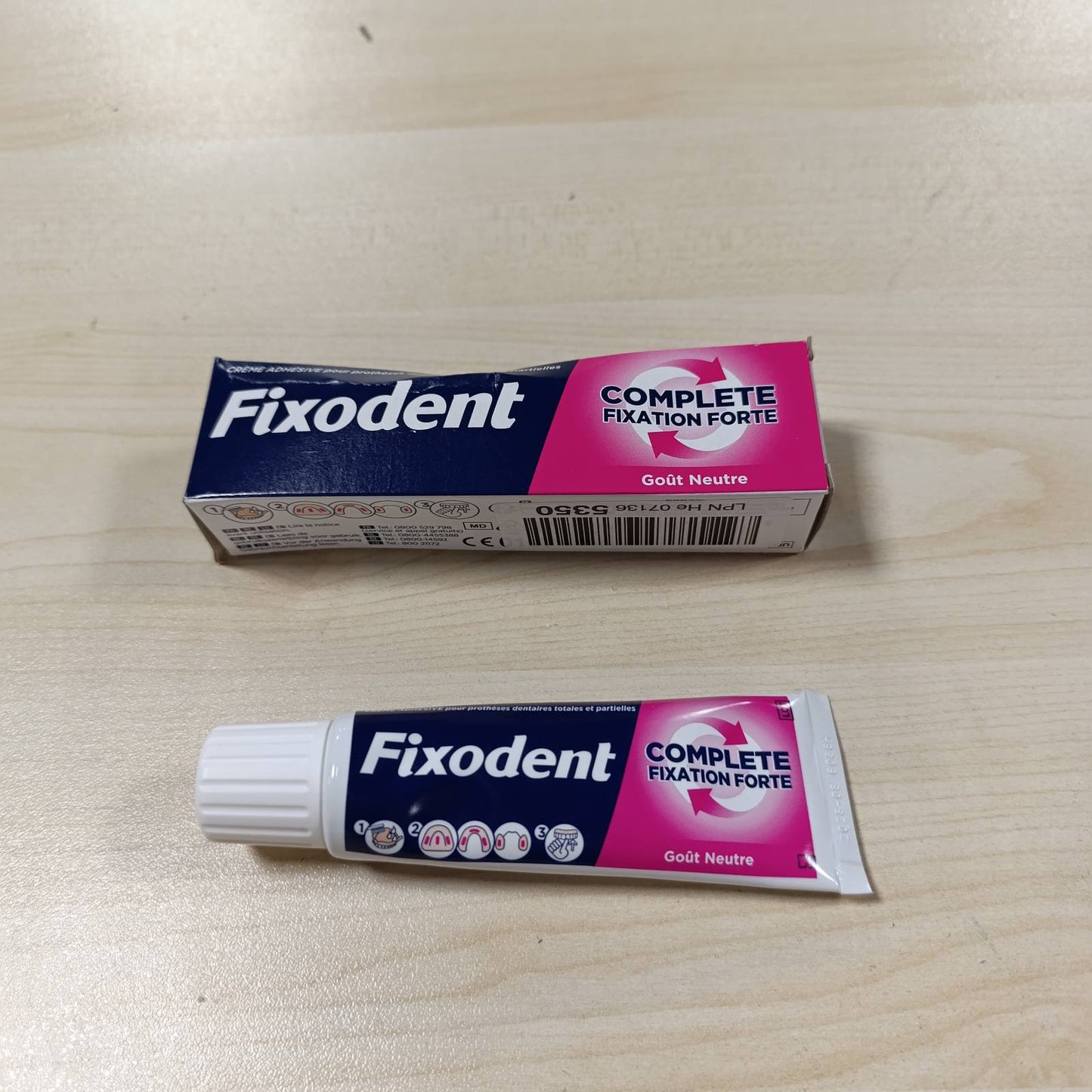 319036 - FIXODENT Krem ngjitës me aromë neutrale për proteza totale dhe të pjesshme, 47ml