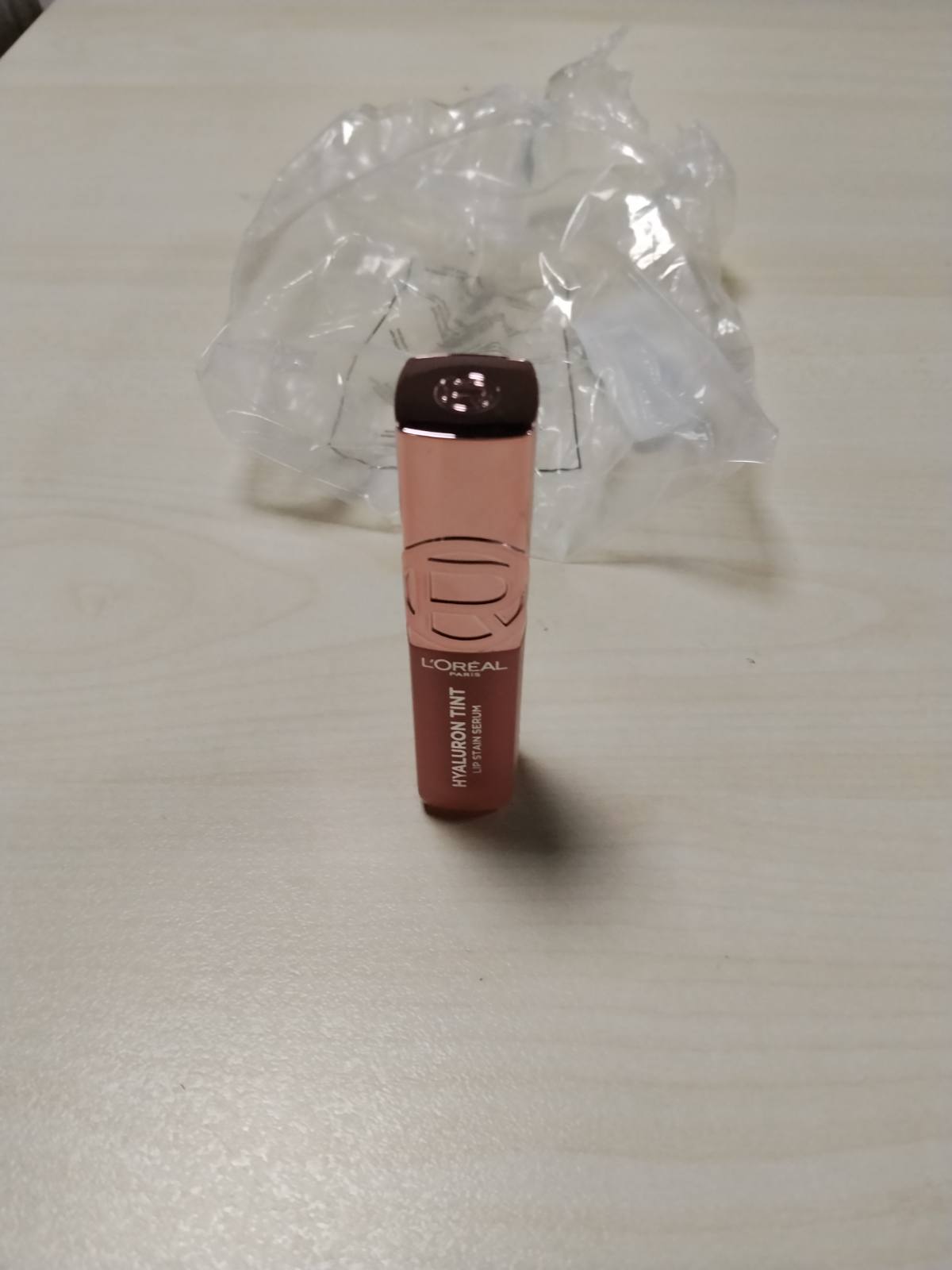 301079 - L'ORÉAL PARIS Serum për njolla buzësh Hyaluron Tint - 5 ml - Ngjyrë pa peshë që zgjat 12 orë, hidratues, ngjyra: 217 Smokey Mauve