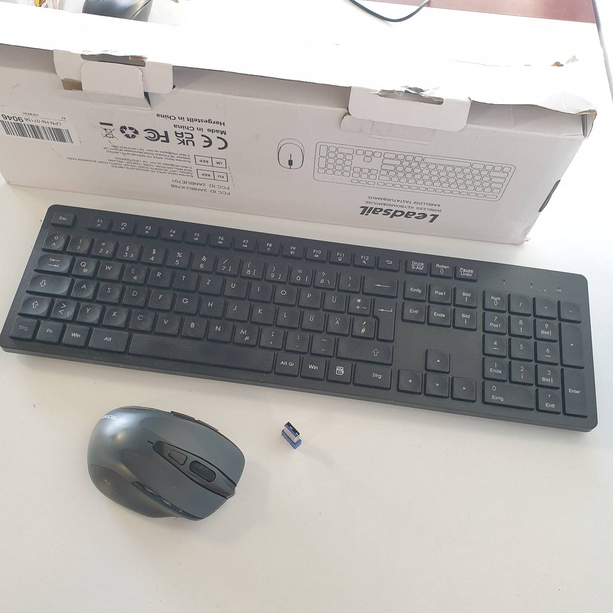 310162 - LEADSAIL Set tastiere dhe mausi pa tel K786, Paraqitje gjermane QWERTZ, 2.4 GHz me marrës nano USB 2-në-1 për PC/Laptop (i zi)