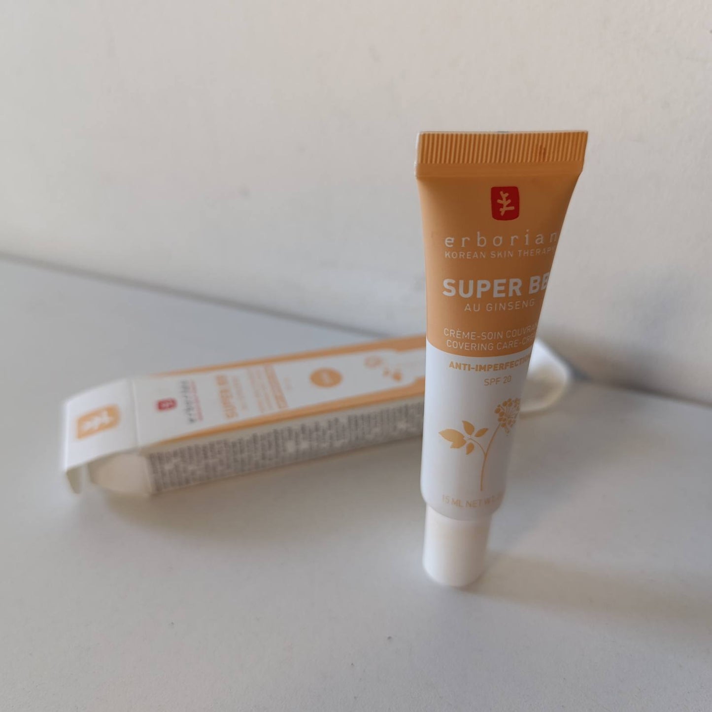 321534 - ERBORIAN Super BB - Krem Dite me Ngjyrë, 15 ml, me xhensen dhe niacinamide, mbulim i lartë, ushqyes