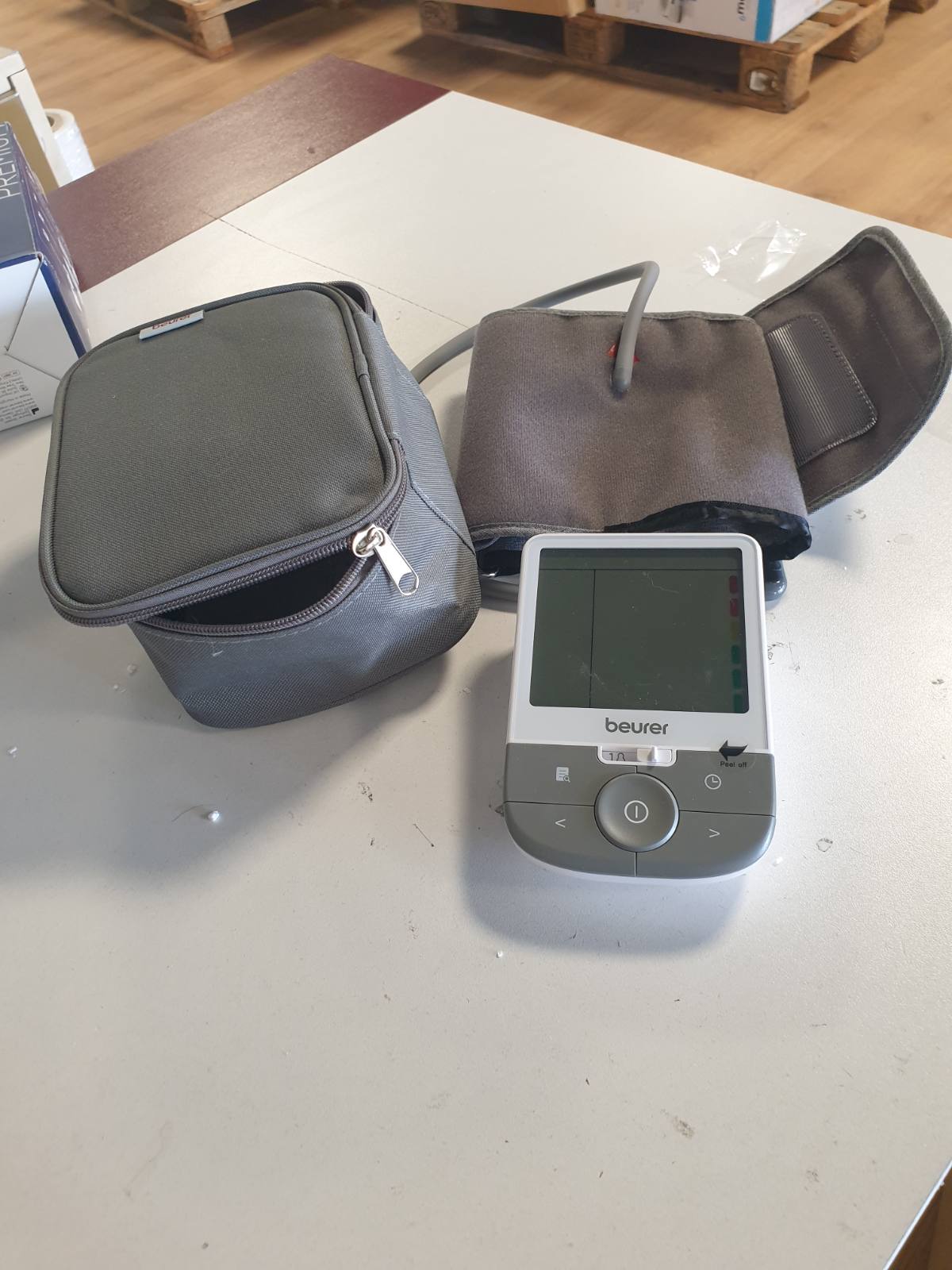 275076 - BEURER Monitor tensioni i gjakut BM 53 për krahun e sipërm, i prodhuar në Evropë, i validuar klinikisht, zbulim i AF, tregues rreziku, perimetër krahu, transferim të dhënash në Apple Health, gri-i bardhë