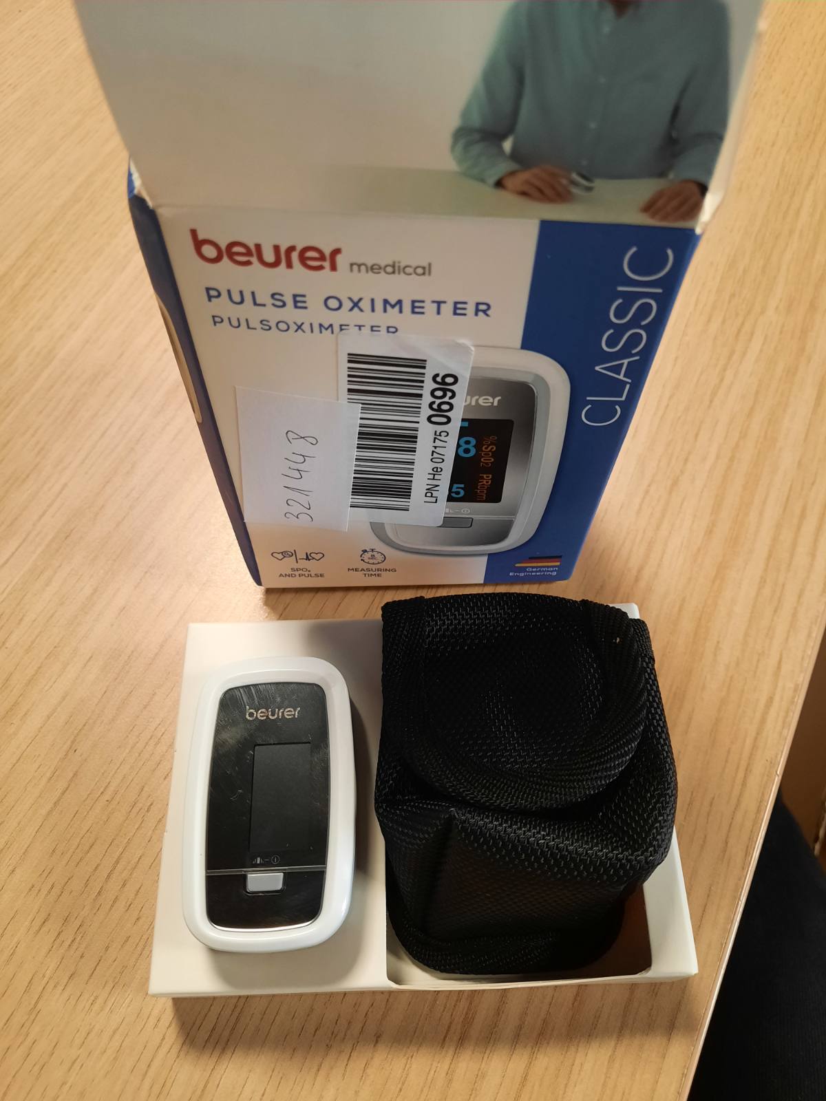 321448 - BEURER Oksimetër pulsi PO 30, mat ngopjen e oksigjenit (SpO₂) dhe rrahjet e zemrës (pulsin), oksimetër gishti me ekran me ngjyra, 6.1 x 3.6 x 3.2 cm, i bardhë