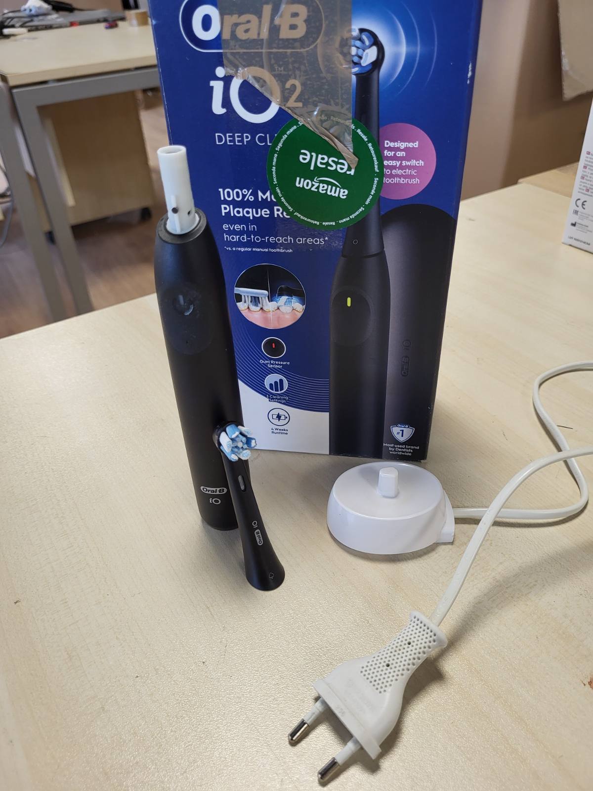 274996 - ORAL-B Furçë dhëmbësh elektrike iO 2, 1 kokë furçe zëvendësuese, 3 mënyra larjeje, sensor presioni, bateri rikarikueshme, çantë udhëtimi