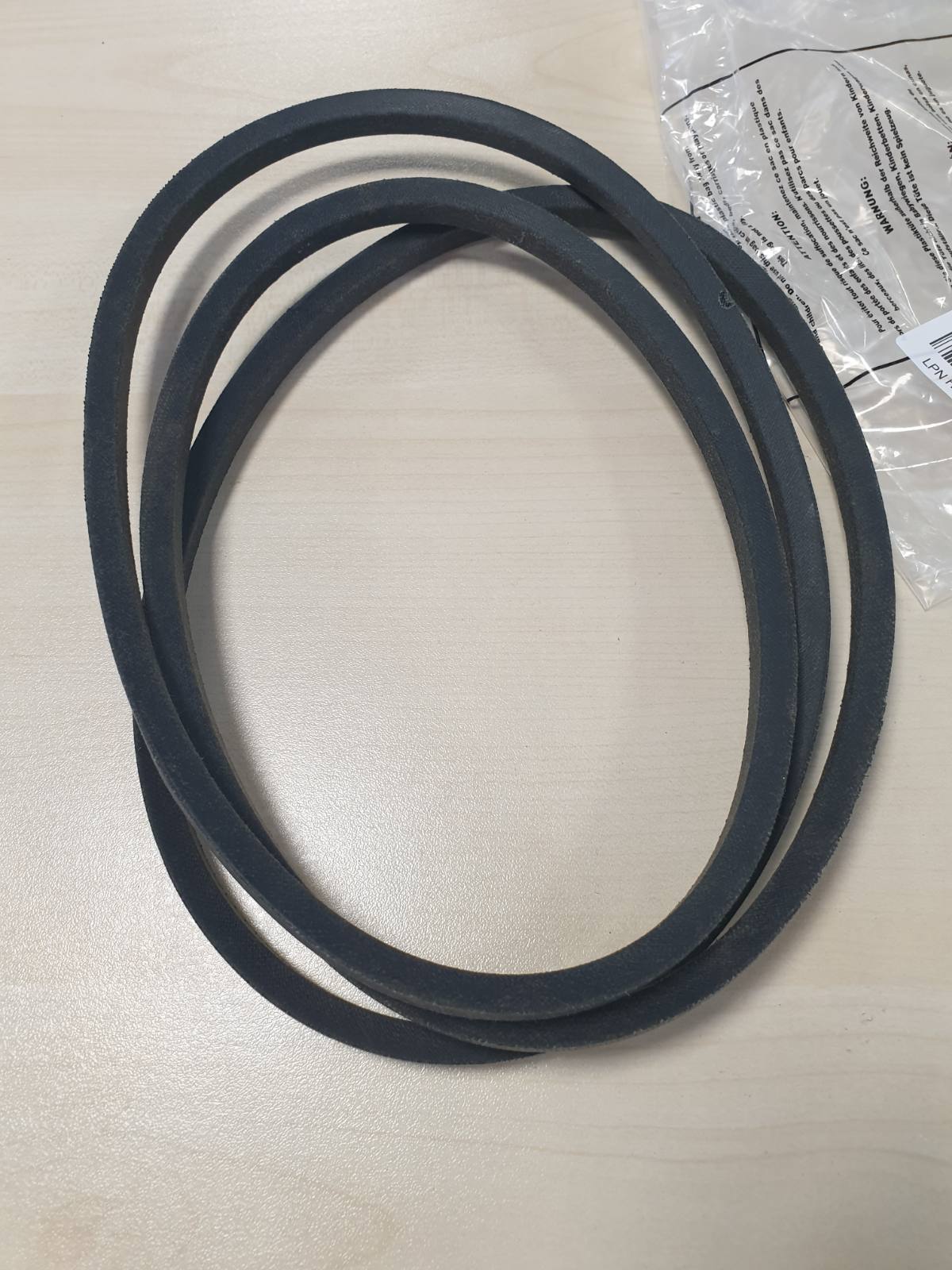 288954 - SKANA Rrip i lëmuar 1/2", 82 inç - Trapezoidal 4L - Seksioni 12.7x8 mm - Gjatësia e jashtme: 2082.80 mm