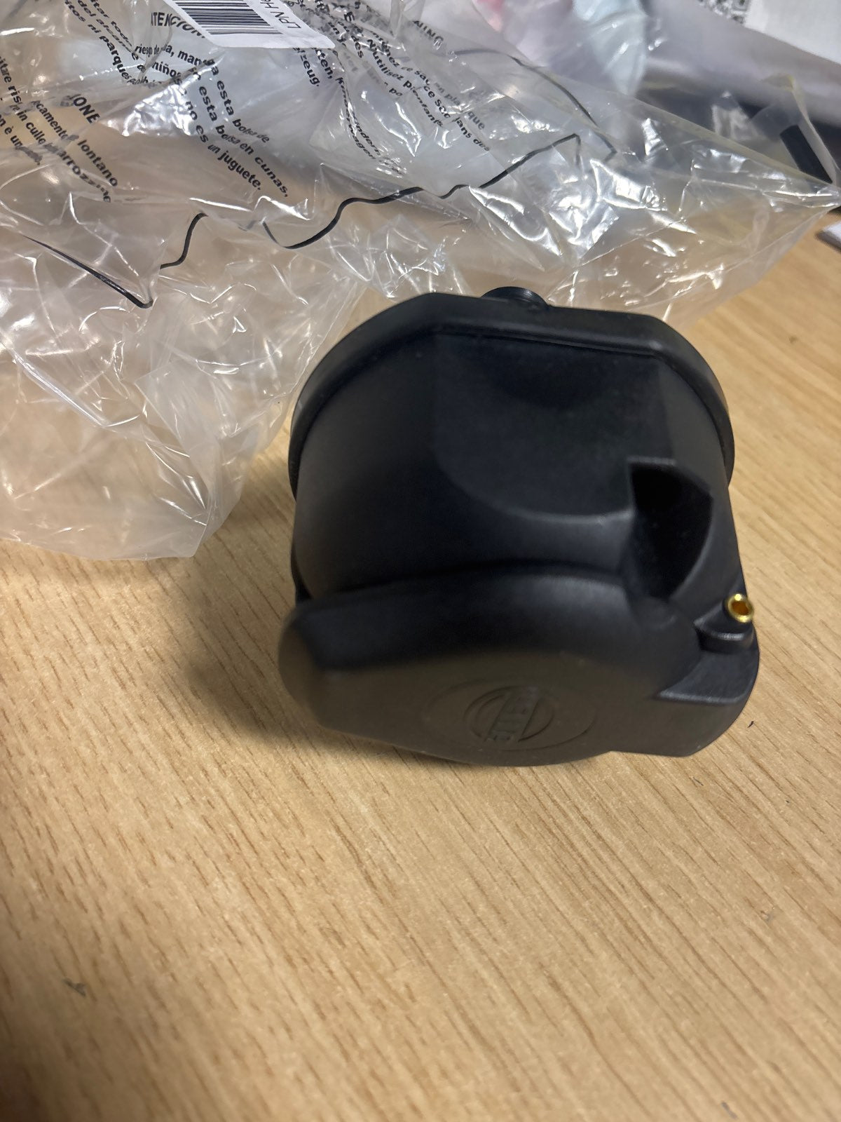 288957 - HELLA 8JB 005 949-001 Prizë - 12V - 13-pin - Prizë: Kontakt me vidë - e zezë