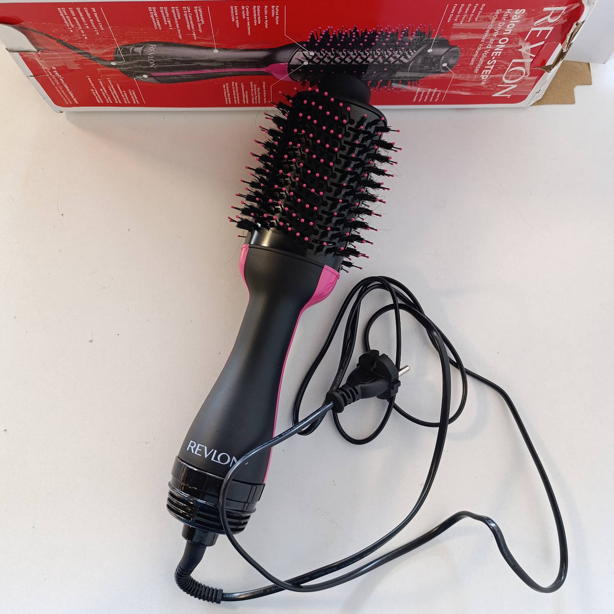 301769 - REVLON Tharëse flokësh me një hap dhe vëllimues Salon me krehër ndarës