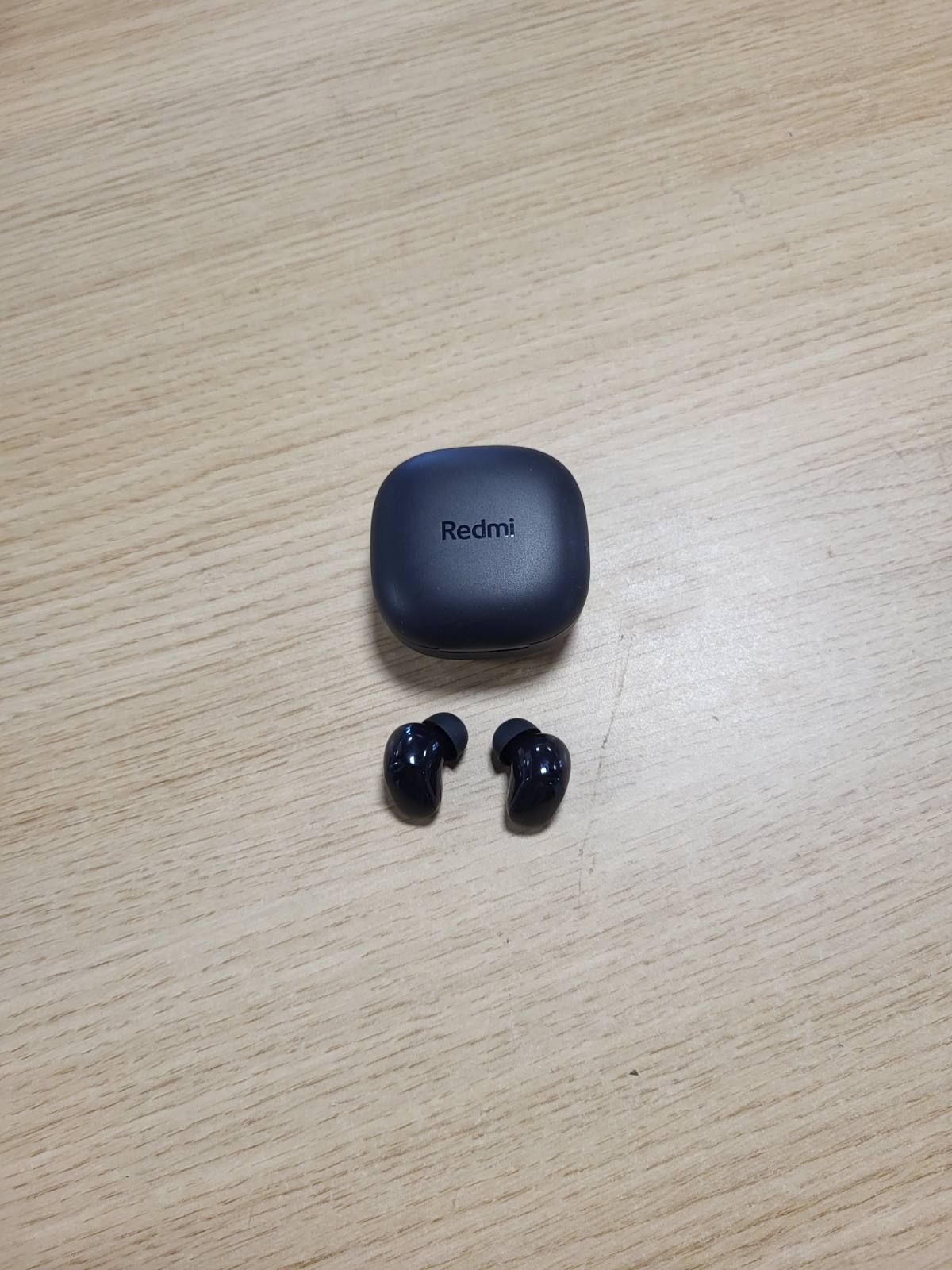 274083 - REDMI Buds 6 Play - Kufje në vesh, jetëgjatësi baterie 36 orë, altoparlantë dinamikë 10 mm me 4 cilësime EQ, anulim zhurme AI për thirrjet, Bluetooth 5.4, karikim i shpejtë për 3 orë muzikë në 10 minuta, të zeza